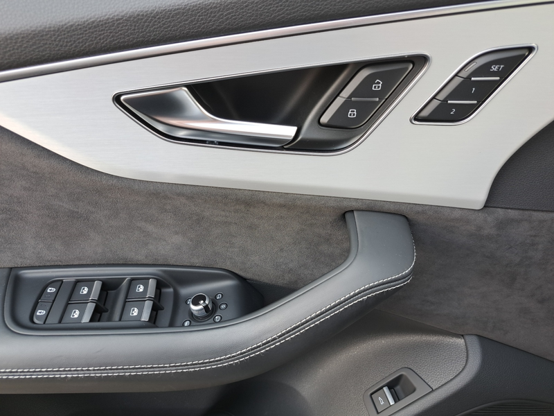 Audi Q7 S line 55 TFSI quattro tiptr. PANO AHK 22" HEAD 4 — photo 15