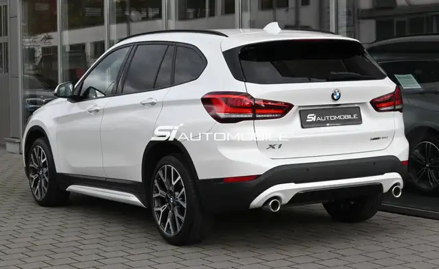 BMW X1 view 3