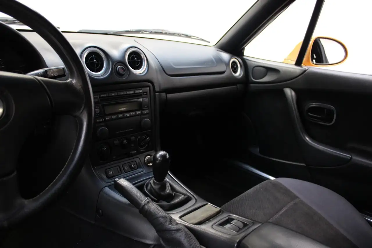 Mazda MX-5 1.6i - Roestvrij en Youngtimer, foto 11