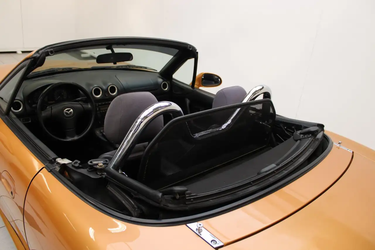 Mazda MX-5 1.6i - Roestvrij en Youngtimer, foto 6