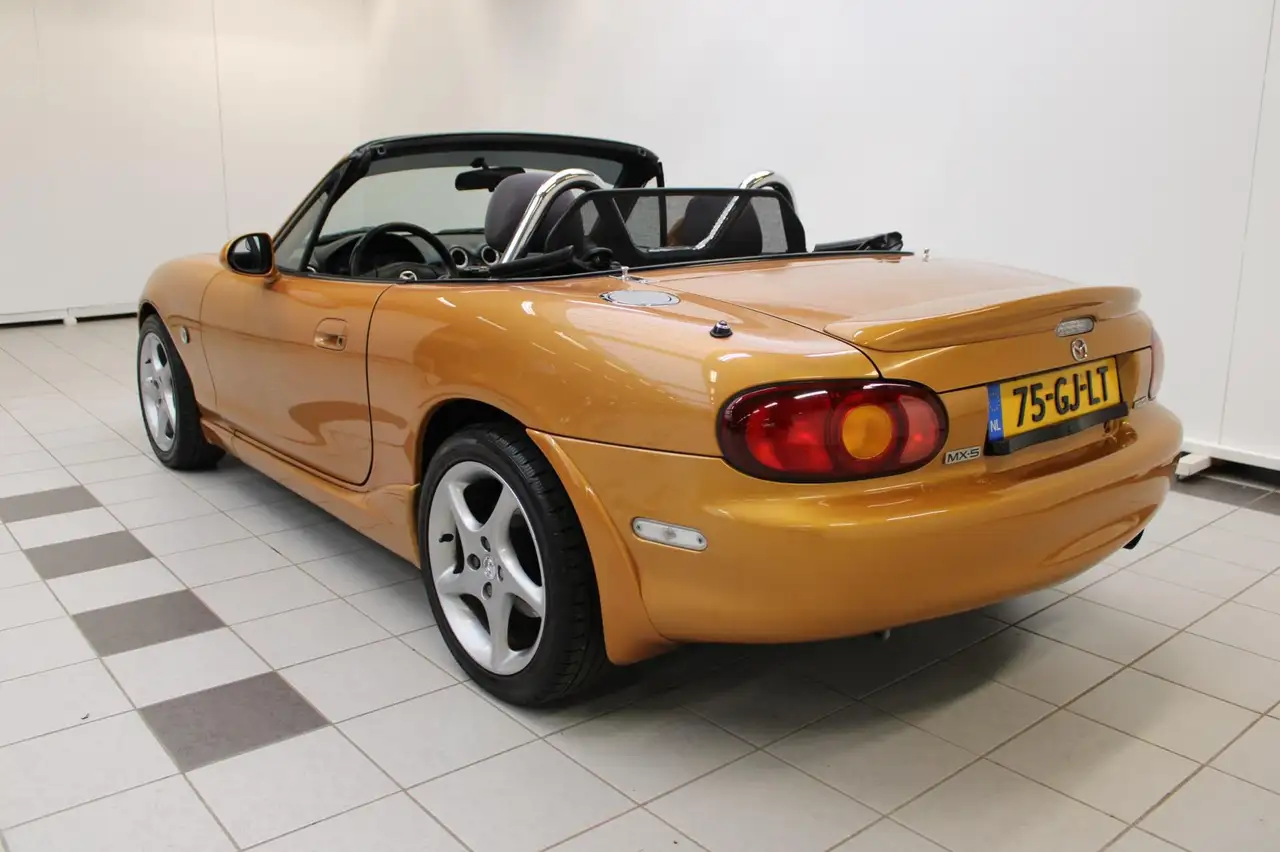 Mazda MX-5 1.6i - Roestvrij en Youngtimer, foto 4