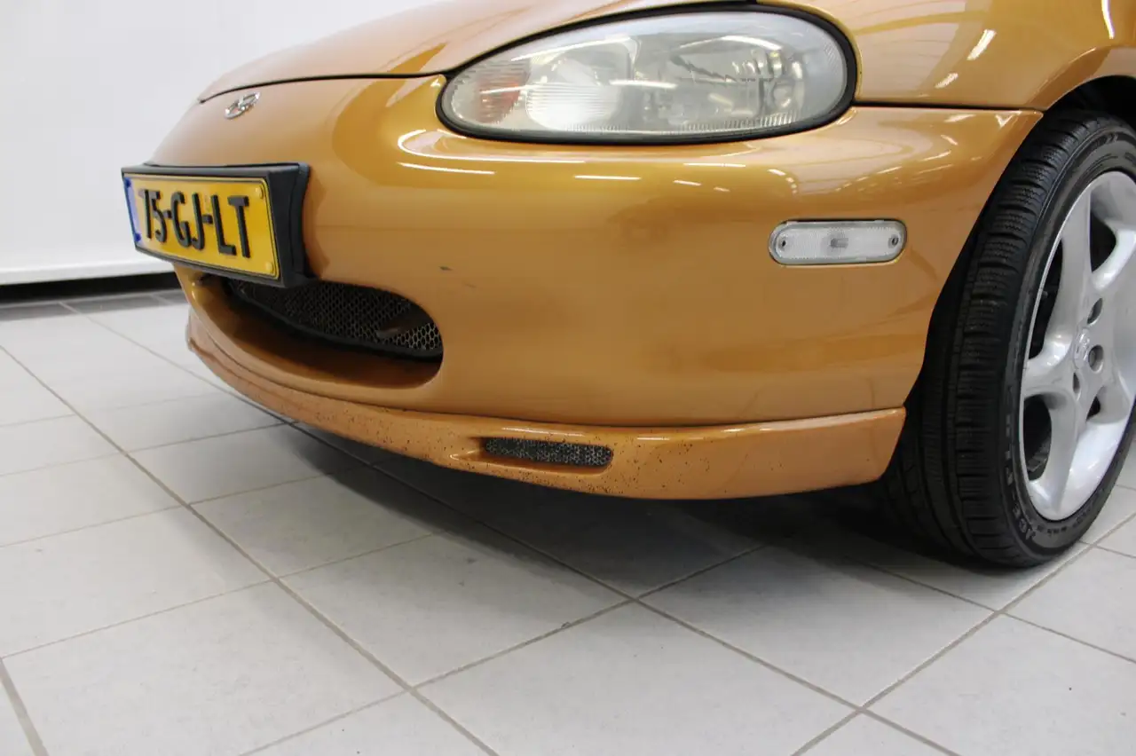 Mazda MX-5 1.6i - Roestvrij en Youngtimer, foto 9
