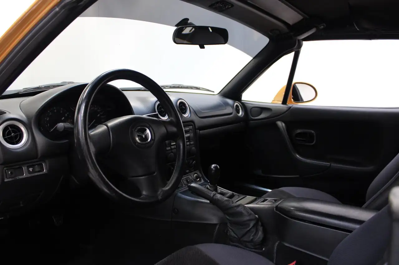 Mazda MX-5 1.6i - Roestvrij en Youngtimer, foto 10