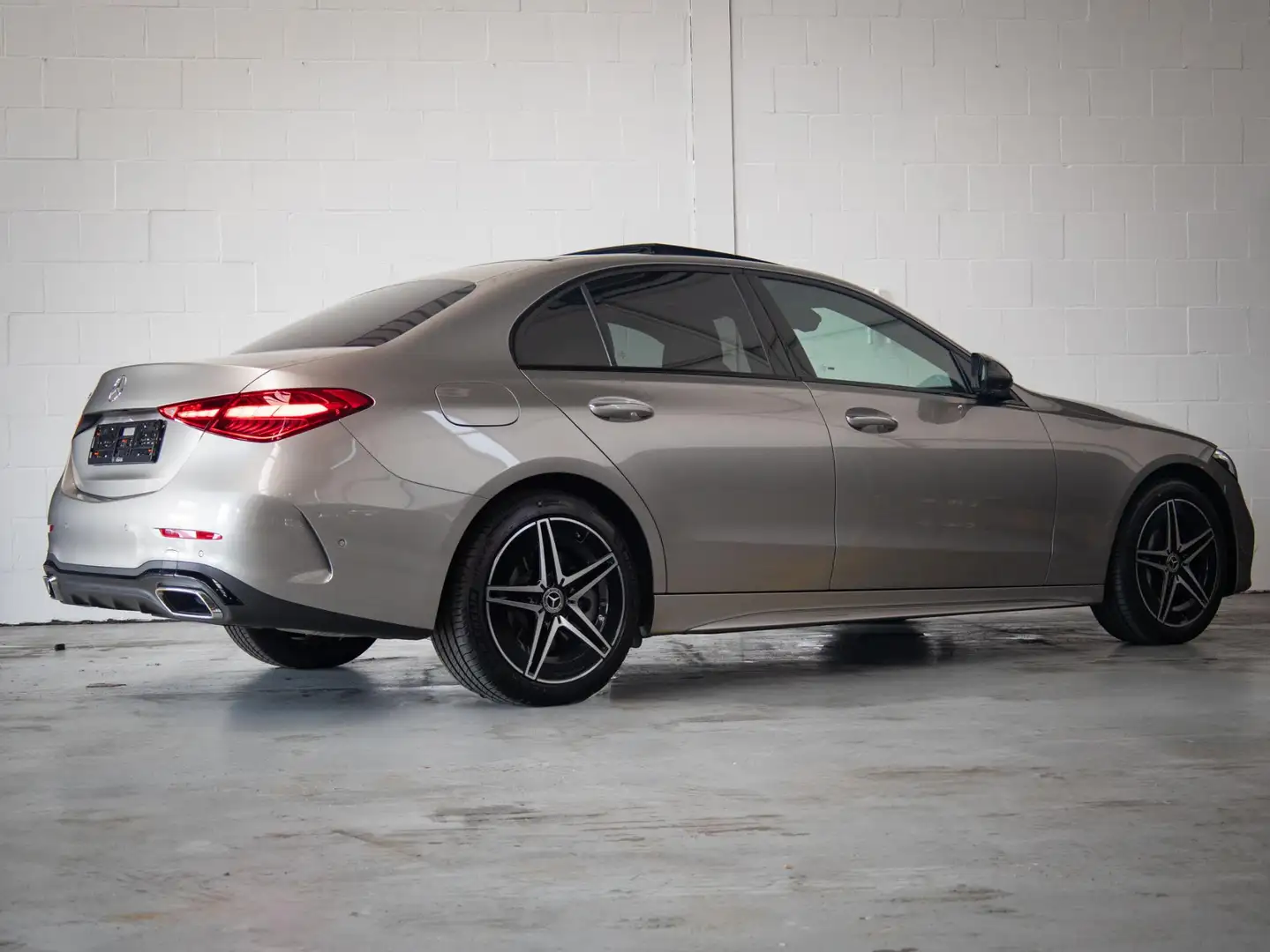 Mercedes-Benz C 300 Limousine e AMG Line Premium Plus | Panorama dak Grijs - 2