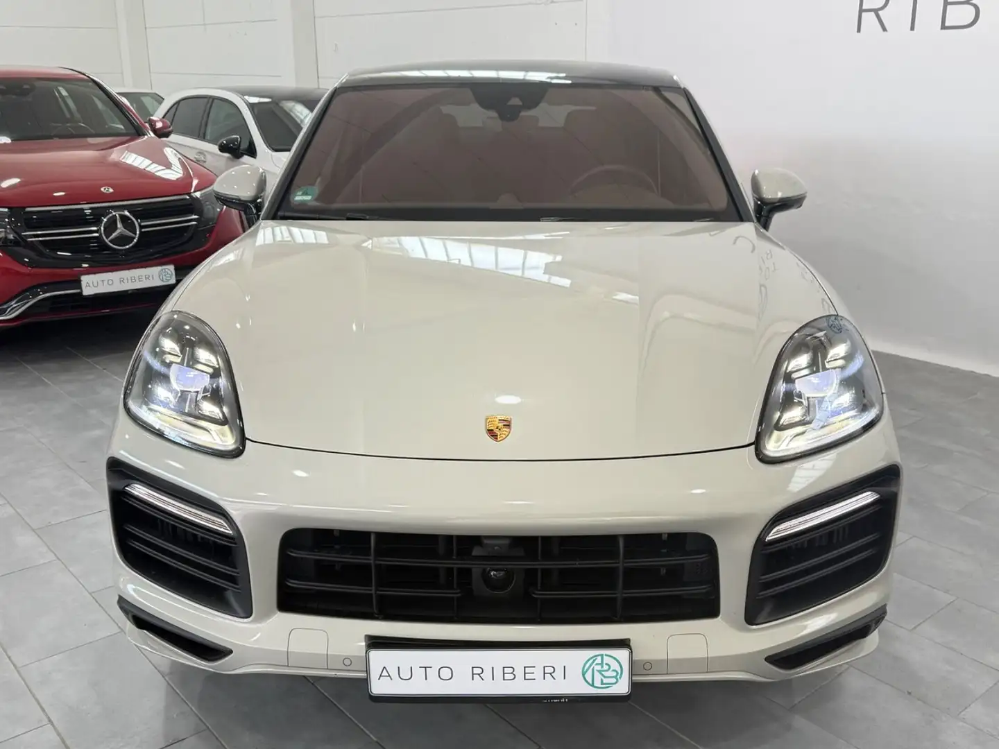 Porsche Cayenne Coupe GTS*PTS Lack*Pano*Bose*18Wege Beige - 2