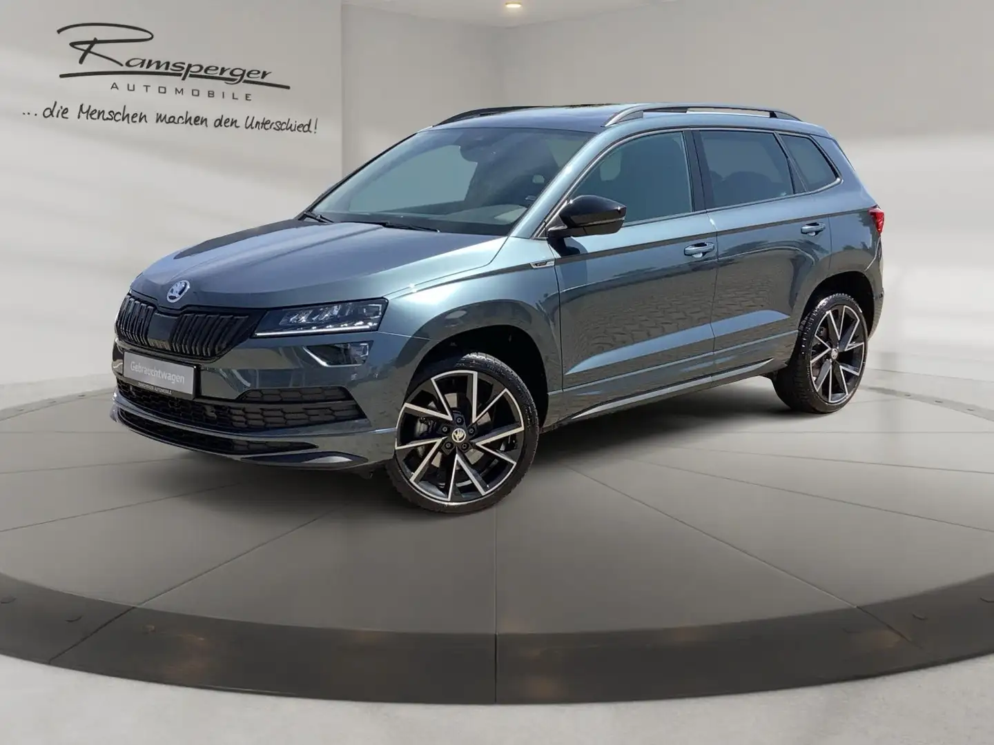 Skoda Karoq 1.5 TSI DSG Sportline AHK ACC LED Pano Nav Grau - 2