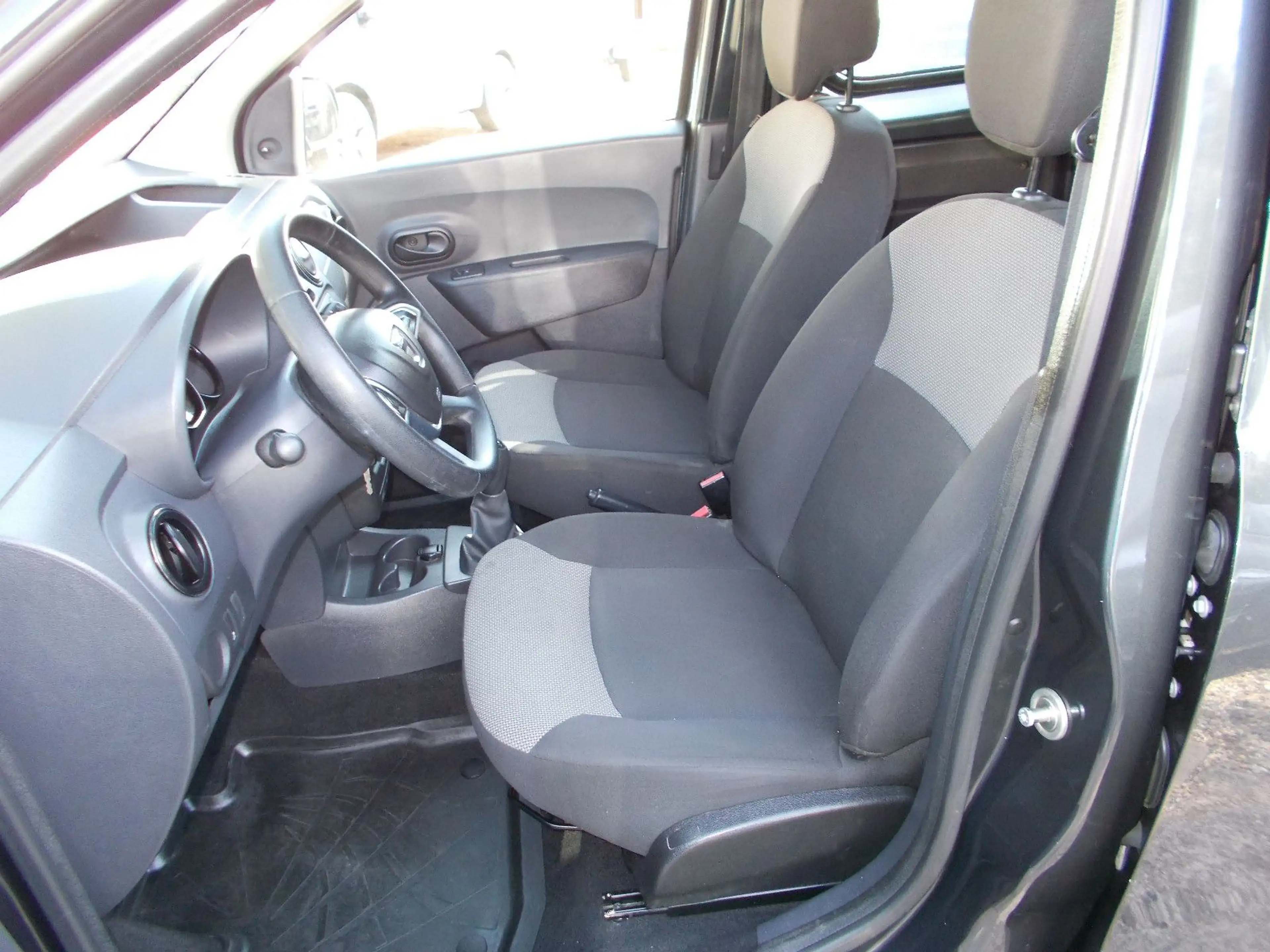 Dacia Dokker 1.6 SCe Comfort*KLIMA*AHZV*EU6*el.FH*ZV* — photo 12