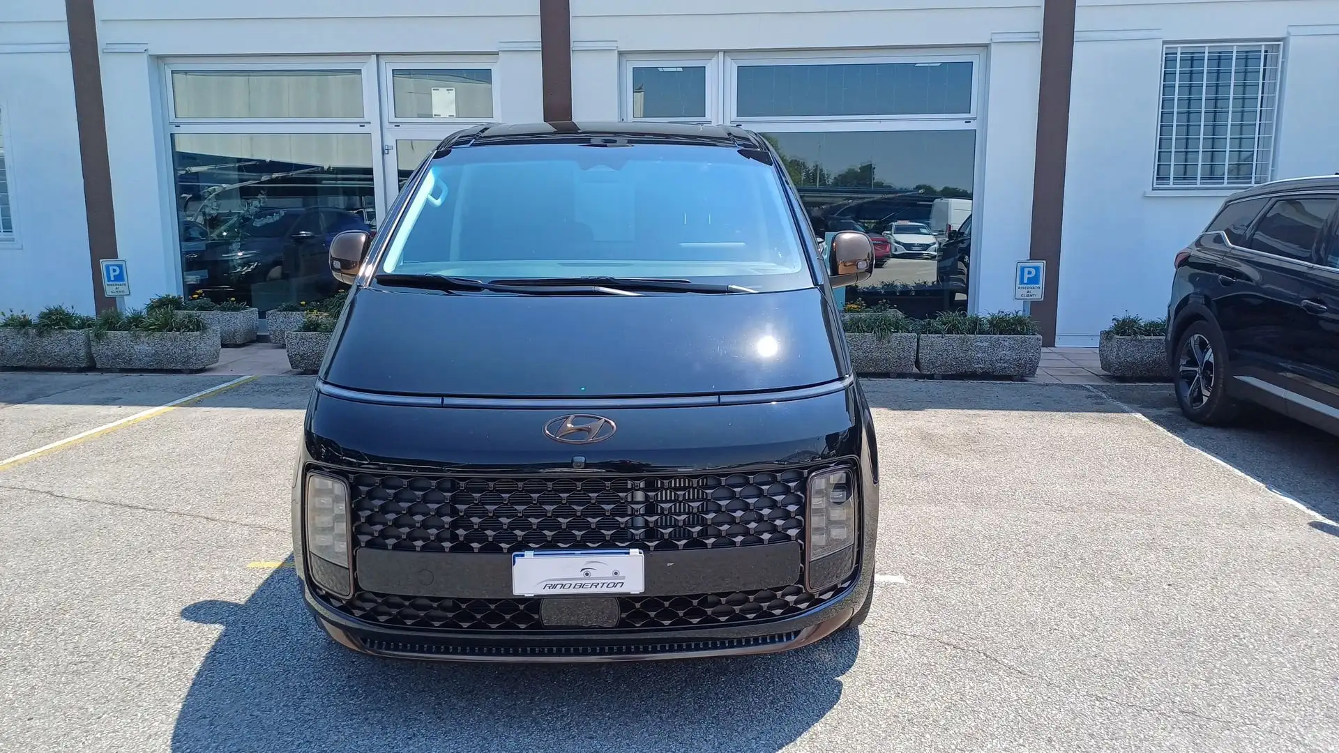 Hyundai STARIA 2.2 AT 2WD 7 posti Luxury Negro - 1