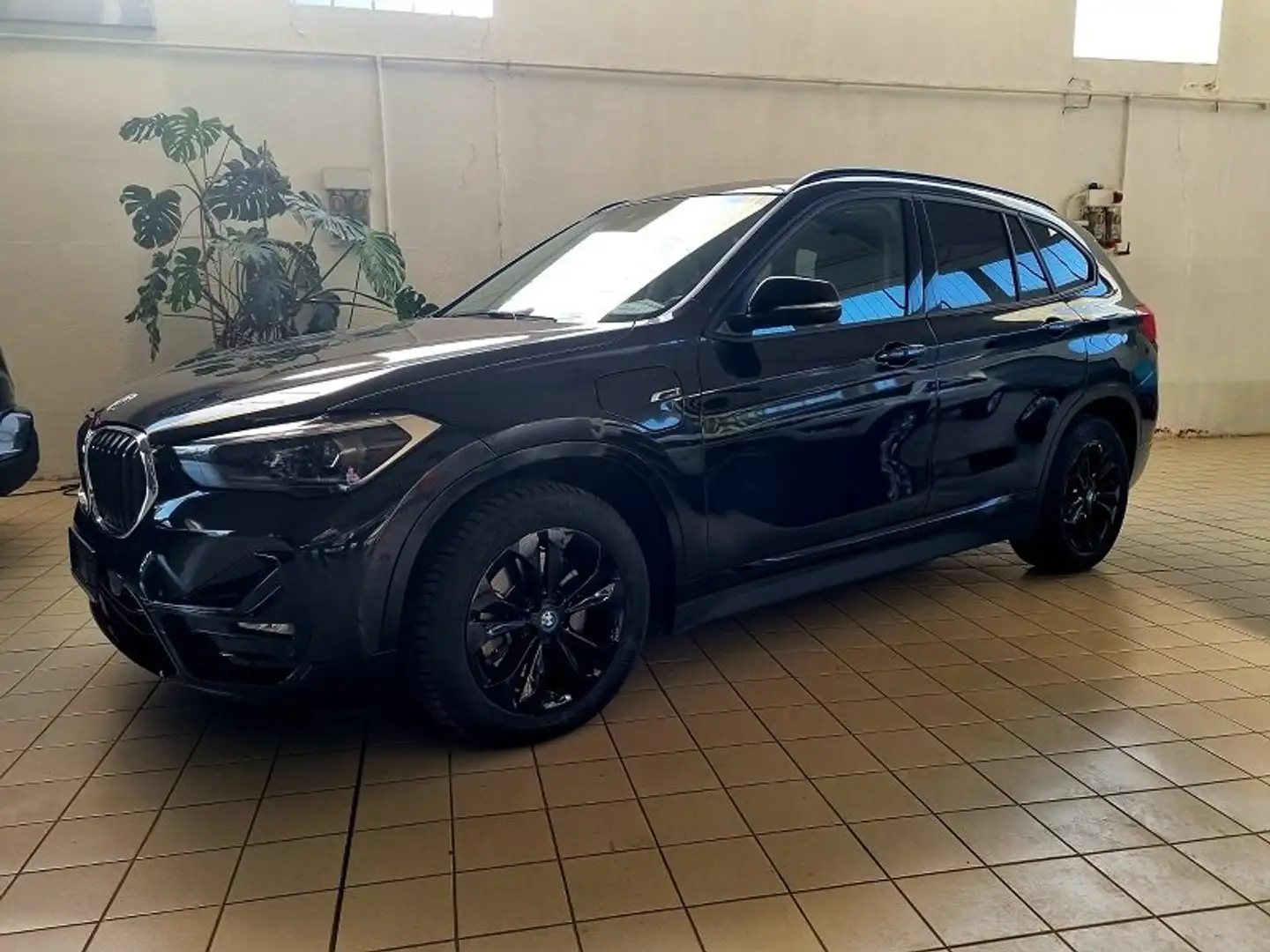 BMW X1 xdrive25e Business Advantage auto OK NEOPATENTATI Nero - 2