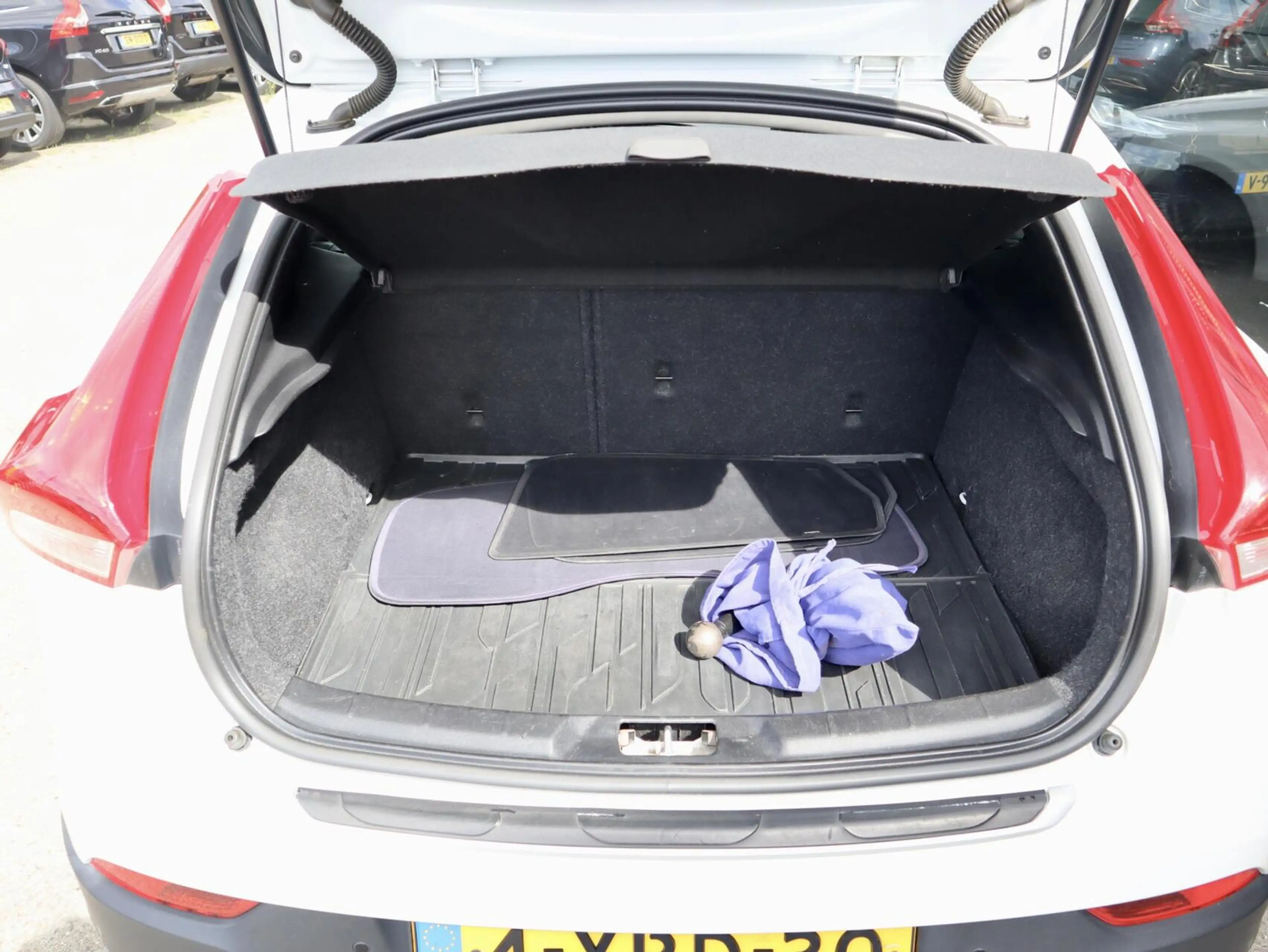 Volvo V40 Cross Country 1.6 T4 Ocean Race, Panodak, Leder — photo 13
