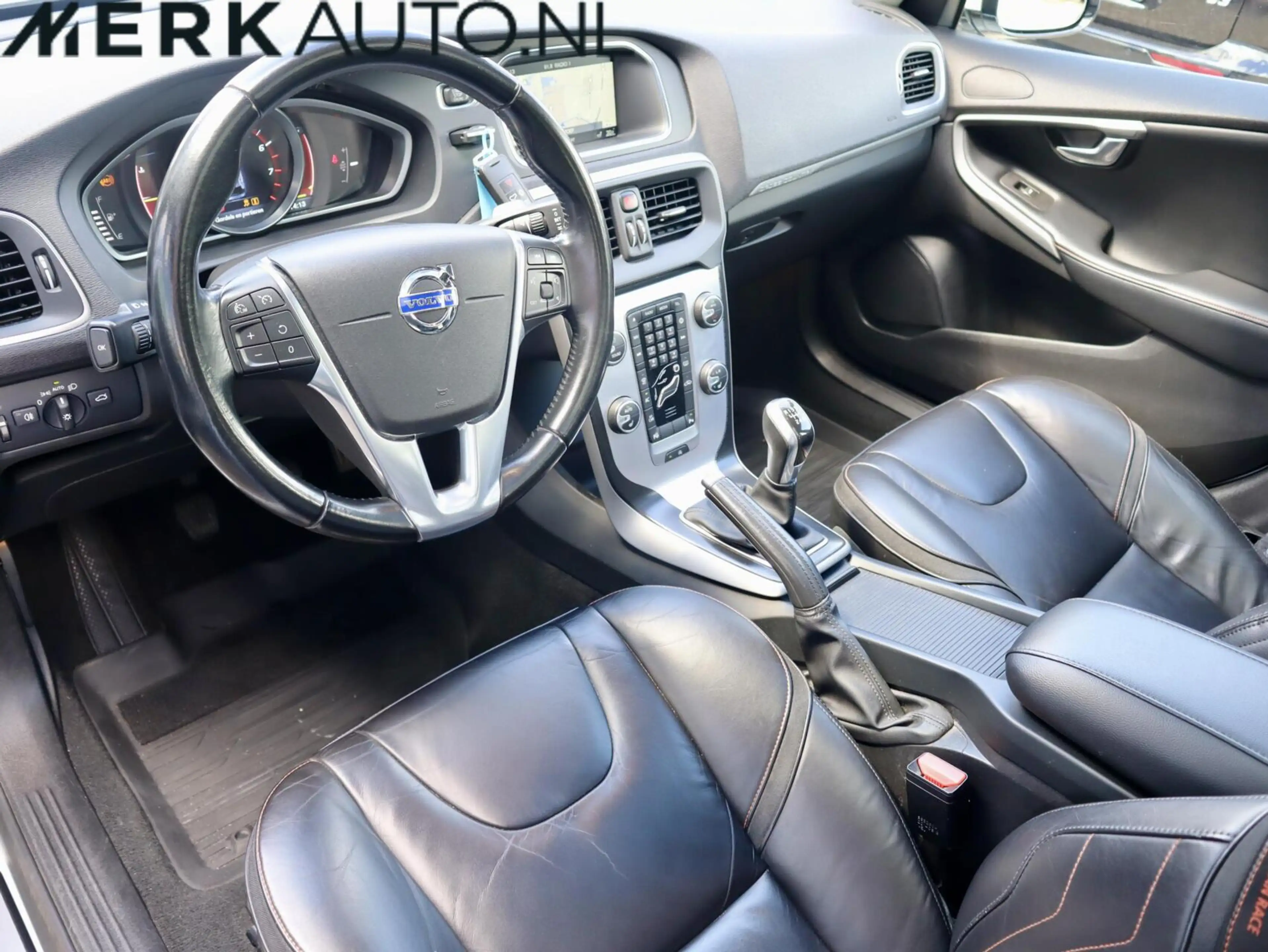 Volvo V40 Cross Country 1.6 T4 Ocean Race, Panodak, Leder — photo 2