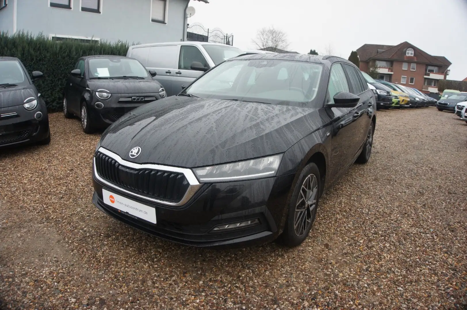 Skoda Octavia Combi Clever LED SHZ NAVI Noir - 1