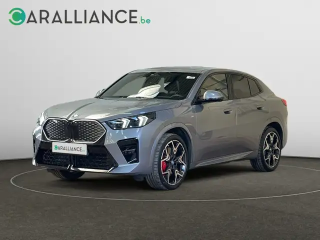 BMW iX2 Kit M Sport 66.5 kwh Navi|JA20|Cam360|Keyl|Carplay/AndroidAuto