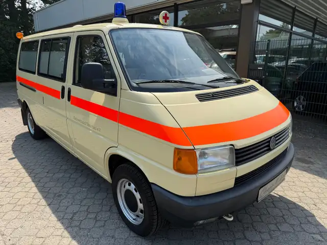 Volkswagen T4 2.5 Krankenwagen DRK LR *nur 20 TKM*LR*1.Hand*HU/H-Kennzeichen neu*