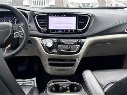 Chrysler Pacifica 2023 — фото 12