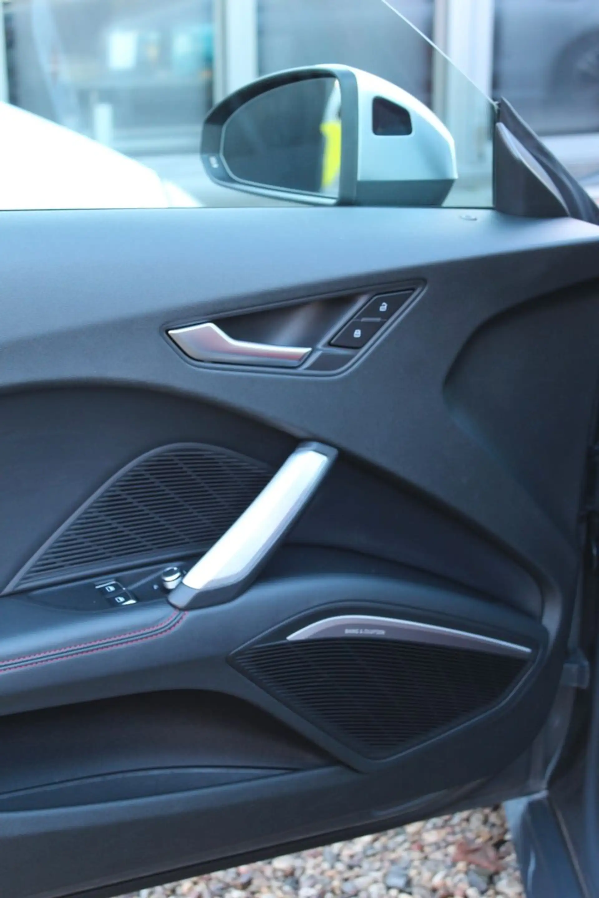 Audi TTS Coupe 2.0 TFSI S tronic quattro S-Line Bang — photo 24