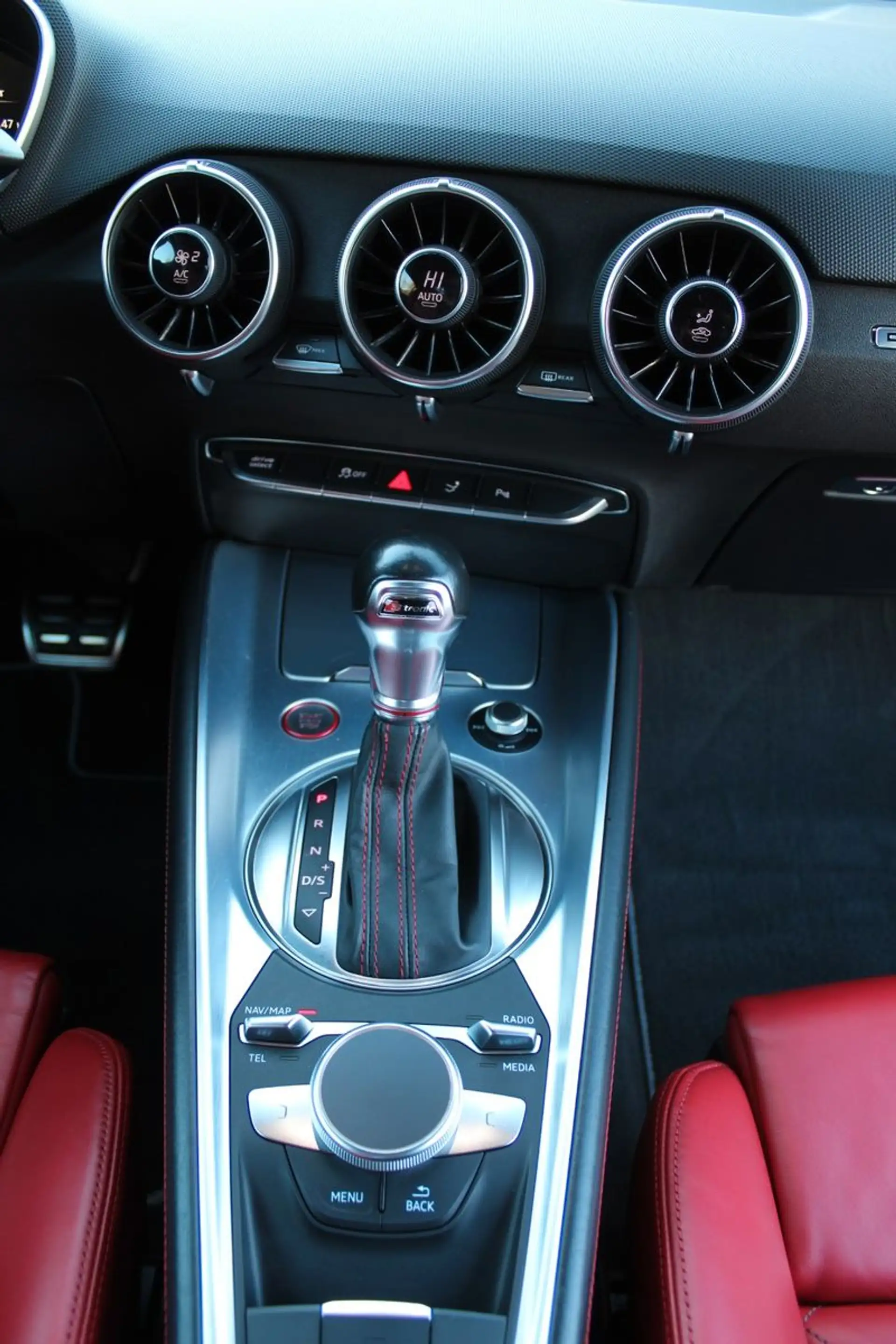 Audi TTS Coupe 2.0 TFSI S tronic quattro S-Line Bang — photo 19