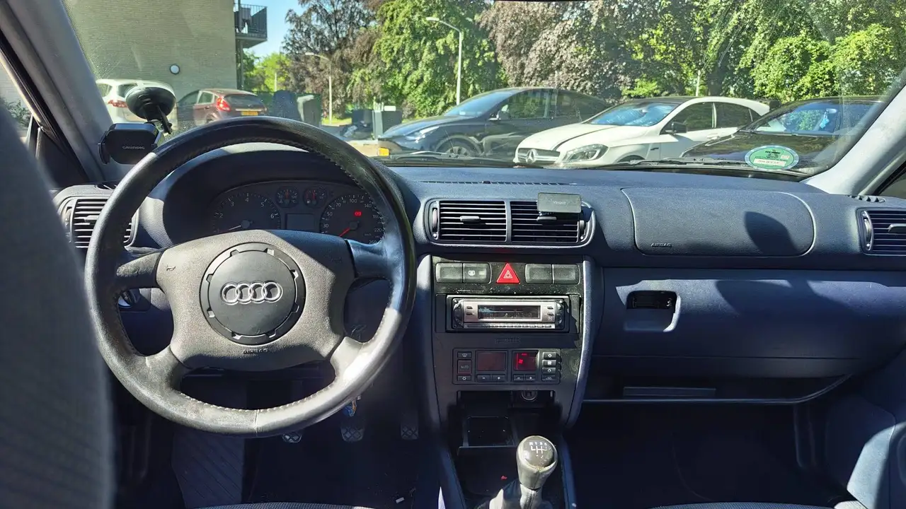 Audi A3 1.6 Attraction, foto 10