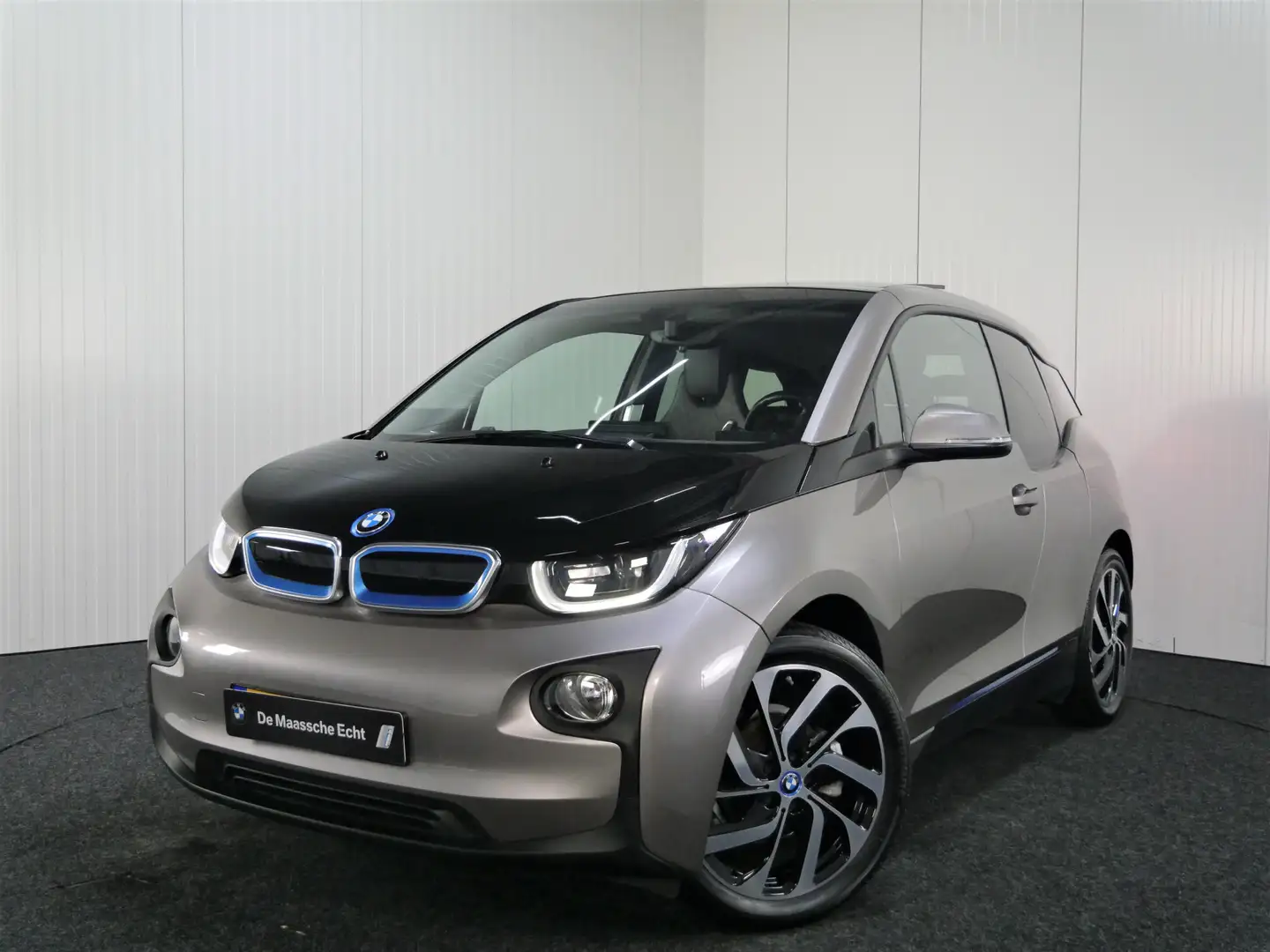 BMW i3 Basis 22 kWh / Schuif-kanteldak / Harman-Kardon / Zilver - 2