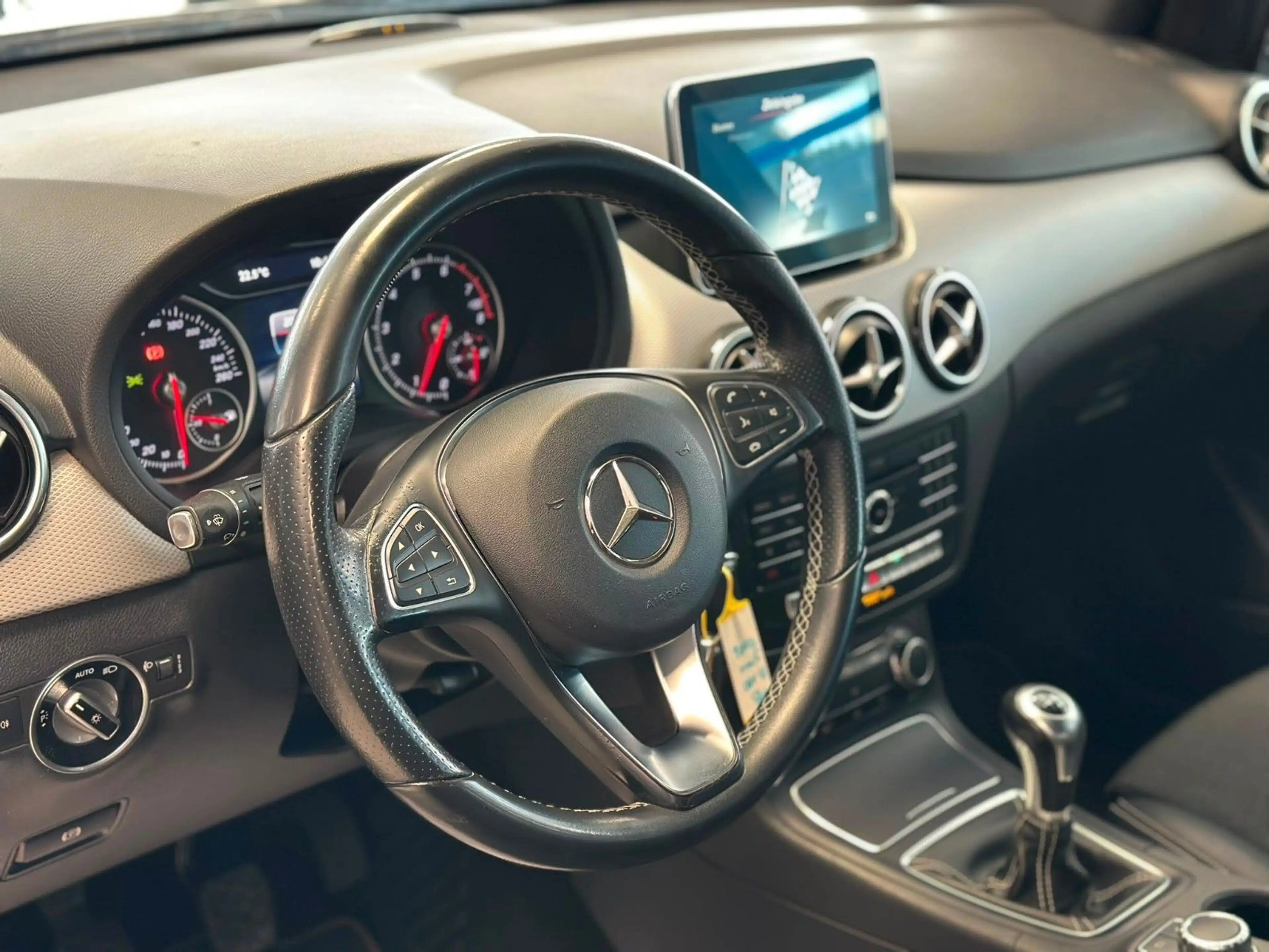 Mercedes-Benz B 180 °Klima°El.Fenster°Tüv°Inspektion — photo 10