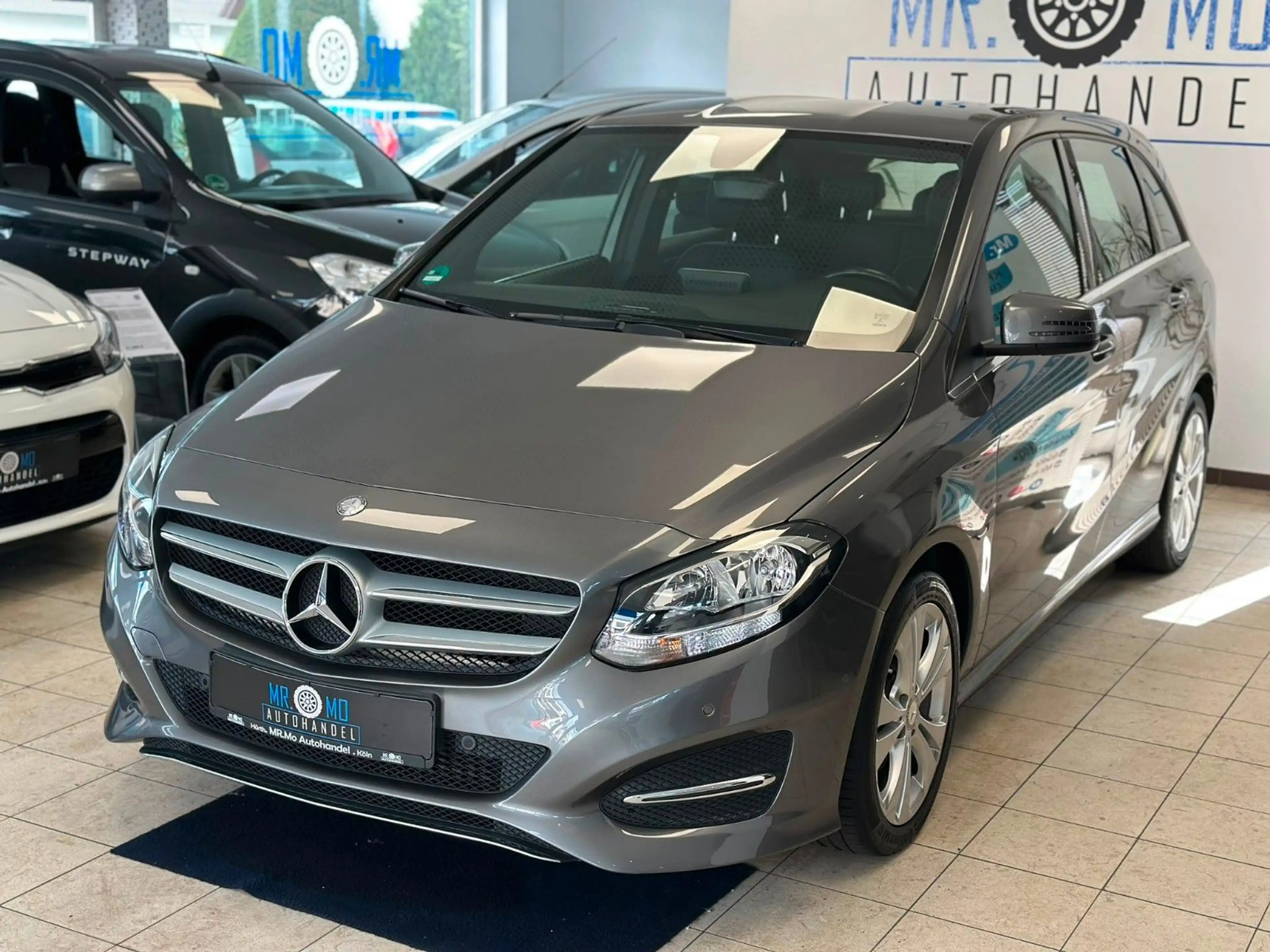 Mercedes-Benz B 180 °Klima°El.Fenster°Tüv°Inspektion — photo 2
