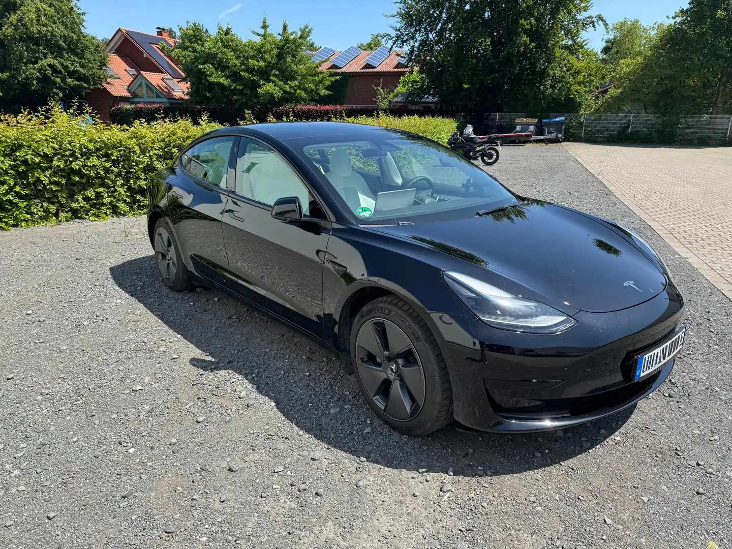 Tesla Model 3 Model 3 Standard Reichweite Plus Hinterradantrieb Schwarz - 2