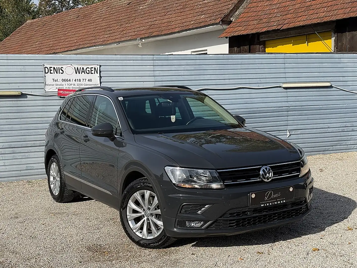 Volkswagen Tiguan 2,0 TDI SCR Comfortline 1. Besitz Grau - 2