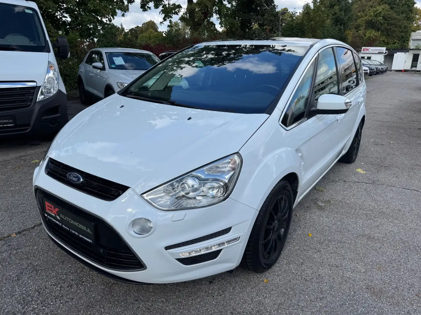 Ford S-Max S-MAX Trend 7 Sitze Panorama  AHK PDC Weiß - 1