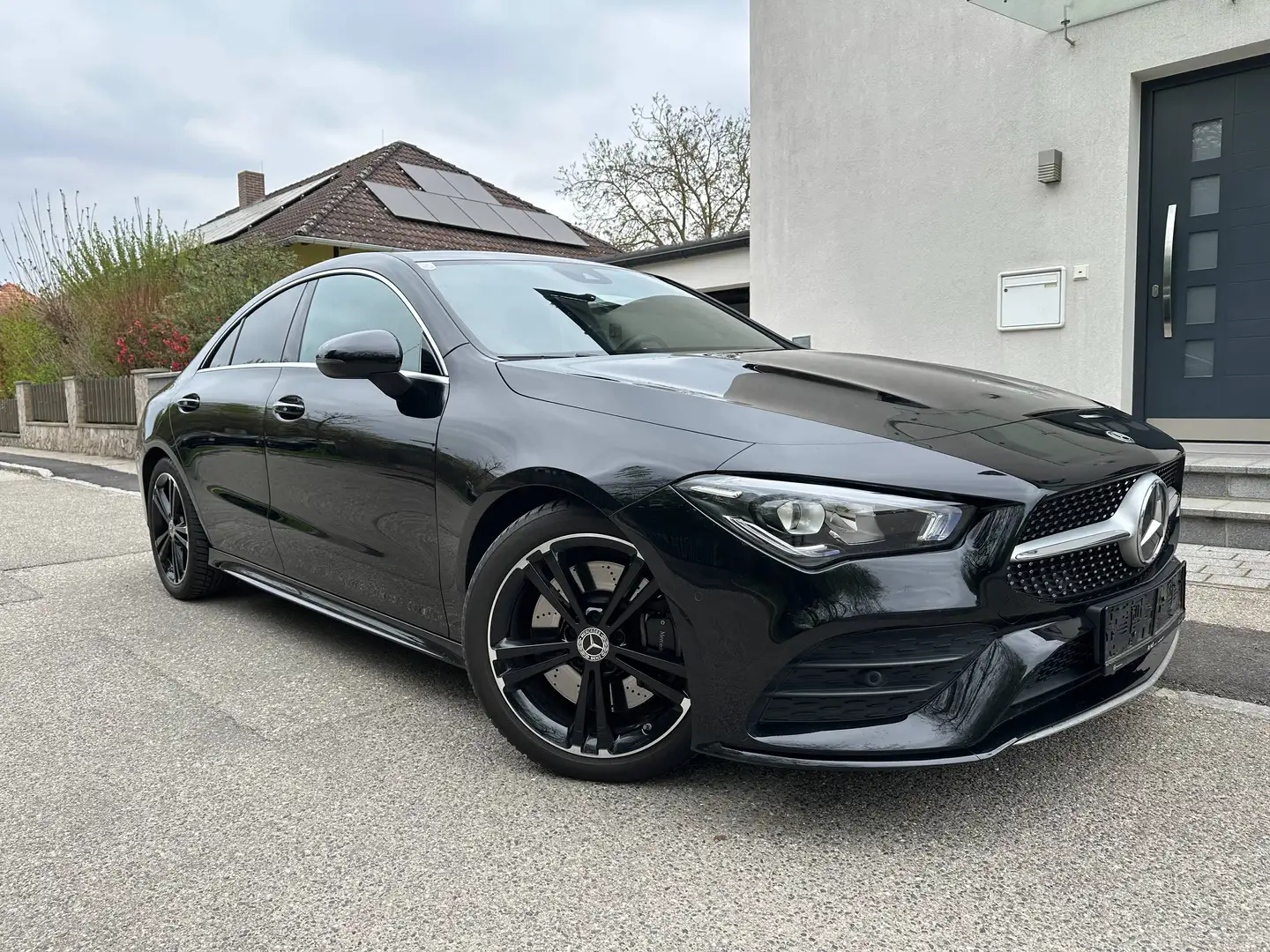 Mercedes-Benz CLA 220 Schwarz - 2