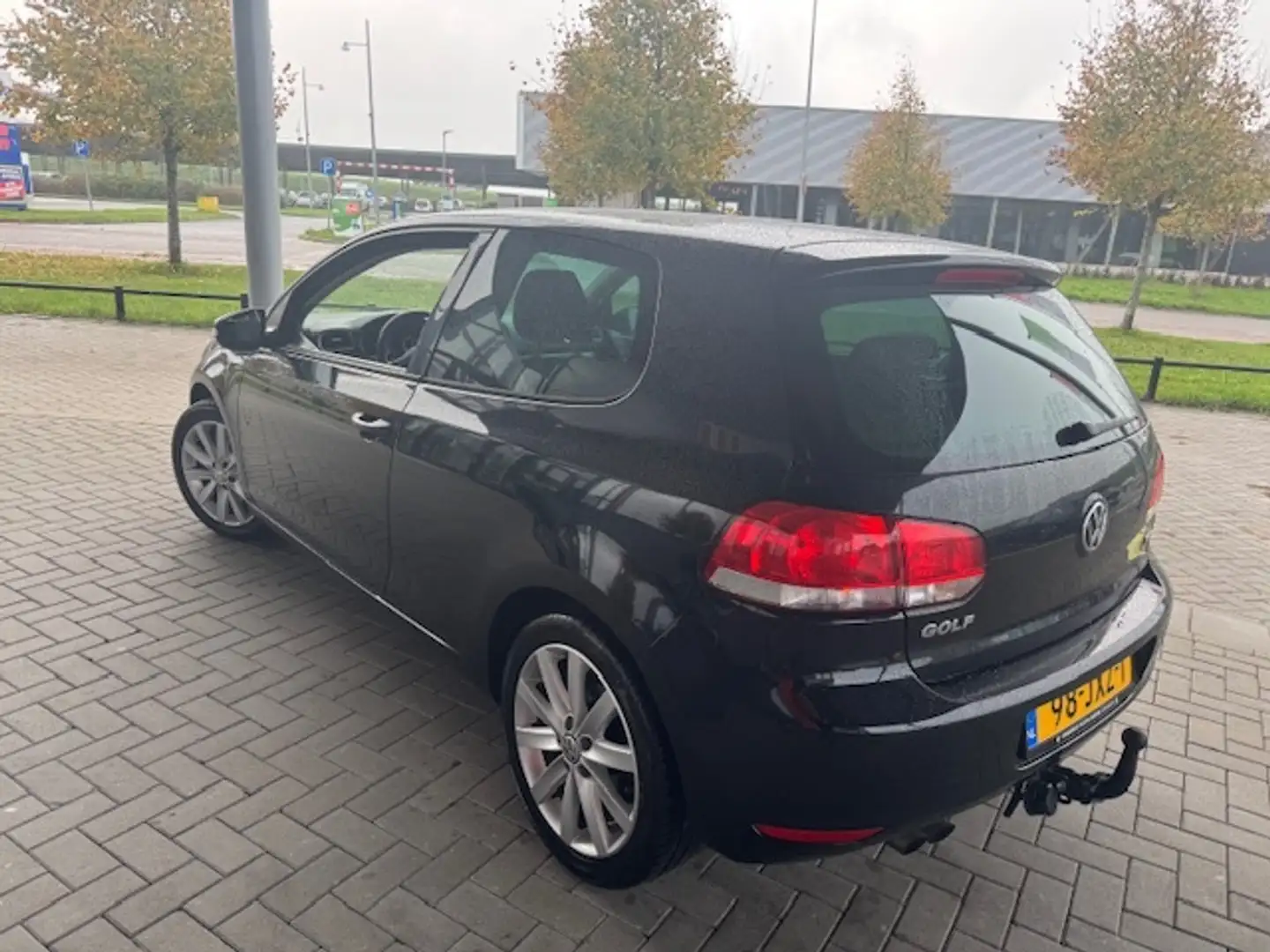 Volkswagen Golf 1.4 TSI TRENDLINE ECC/LMV 17 Zwart - 2