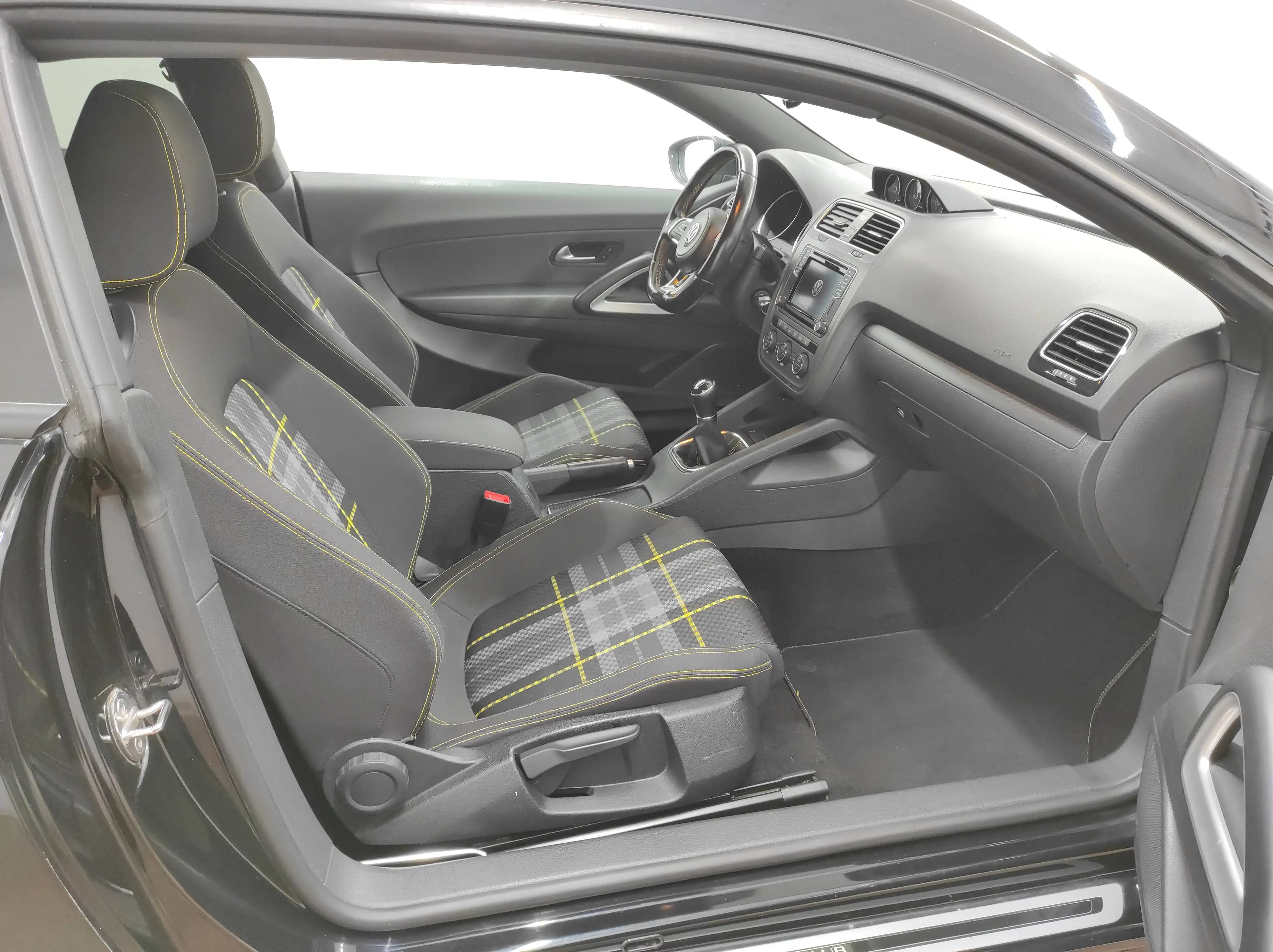 Volkswagen Scirocco 1.4 TSI NAVI KLIMAA SHZ 6-GANG PDCv+h EURO-6 SPORT — photo 10