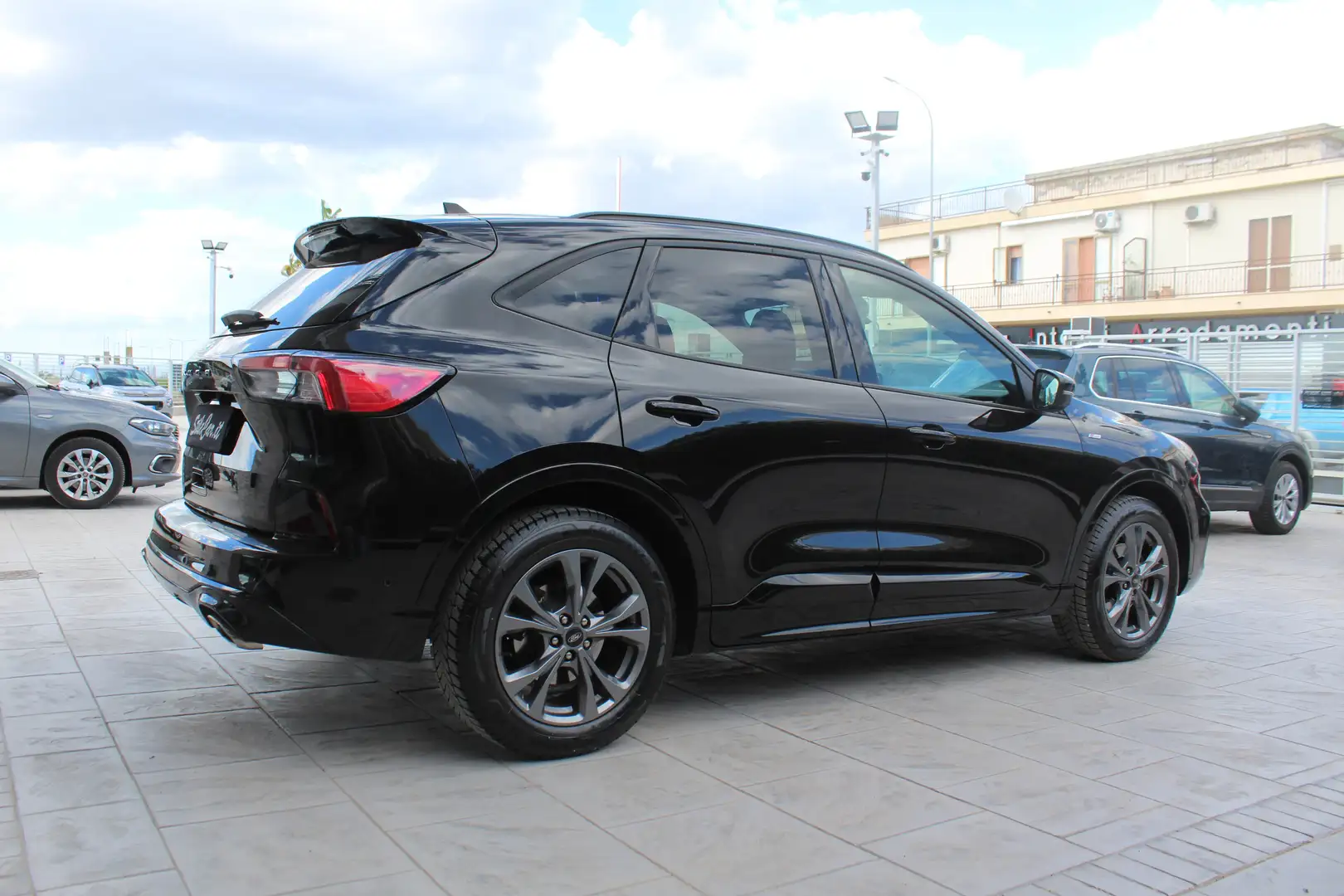 Ford Kuga 1.5 ecoblue ST-Line X 2wd 120cv auto Negro - 2