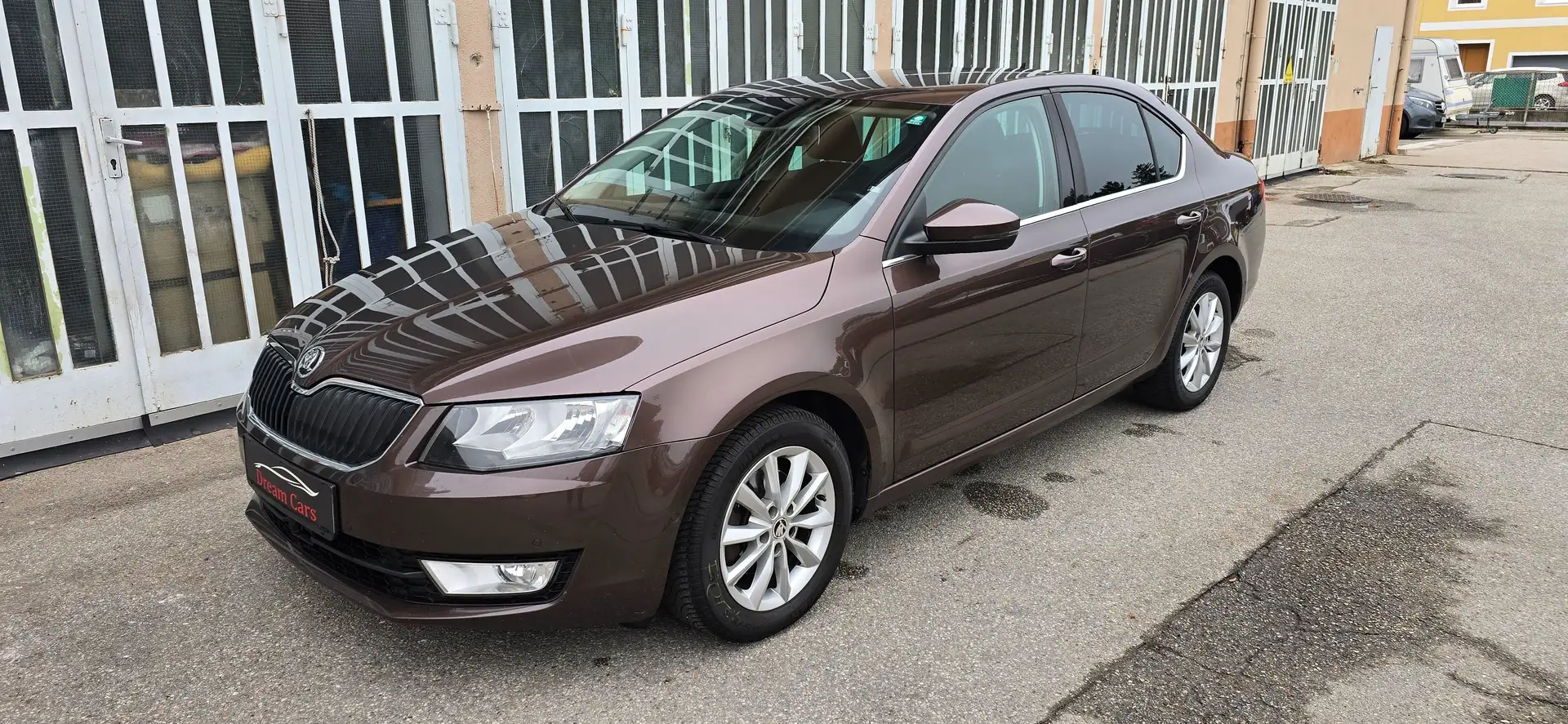Skoda Octavia 2,0 TDI Style *ACC*NAVI*AHK*PDC*SH*SOFORT KREDIT* Brun - 1