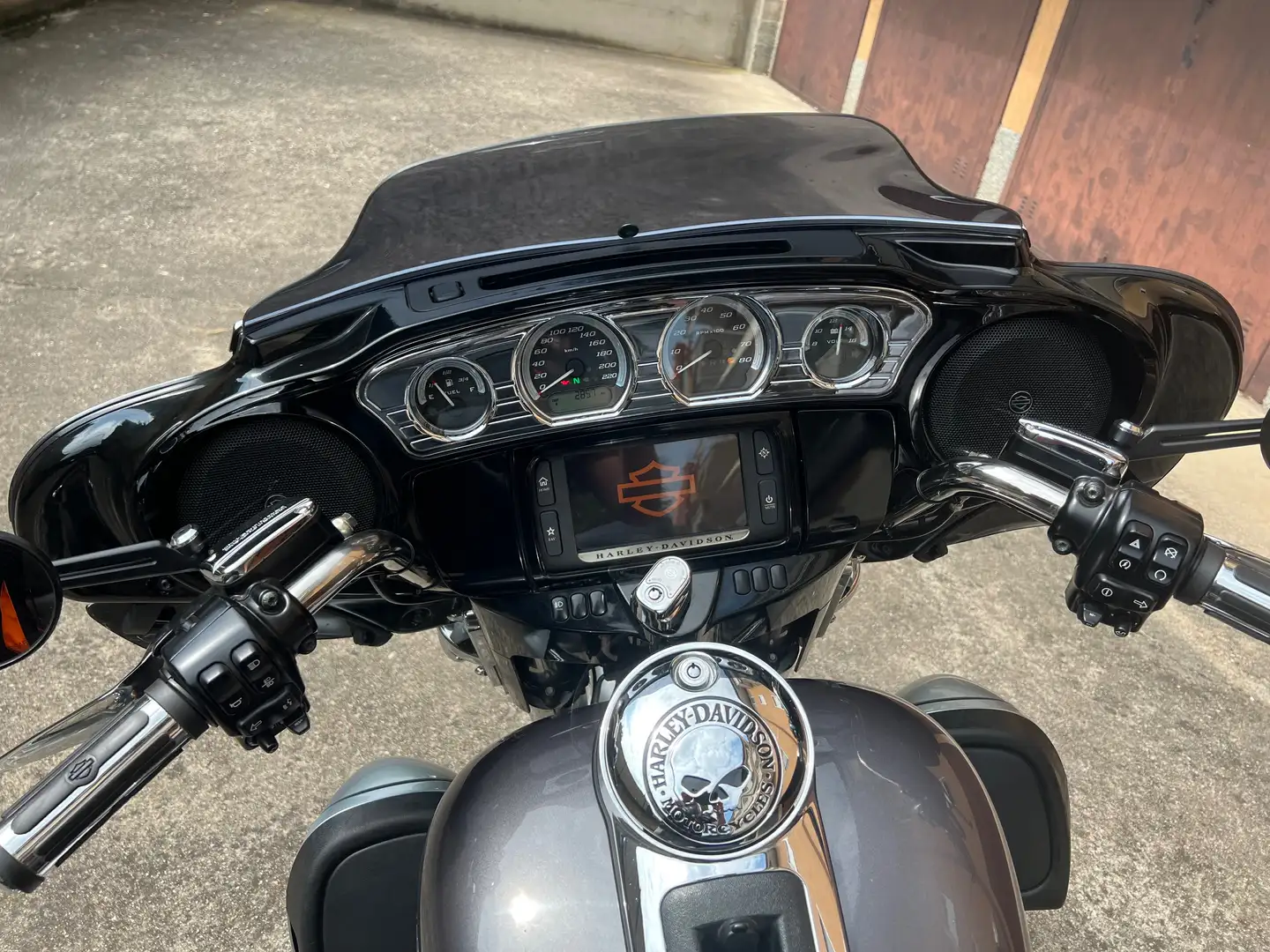 Harley-Davidson Ultra Limited Touring Grey - 1