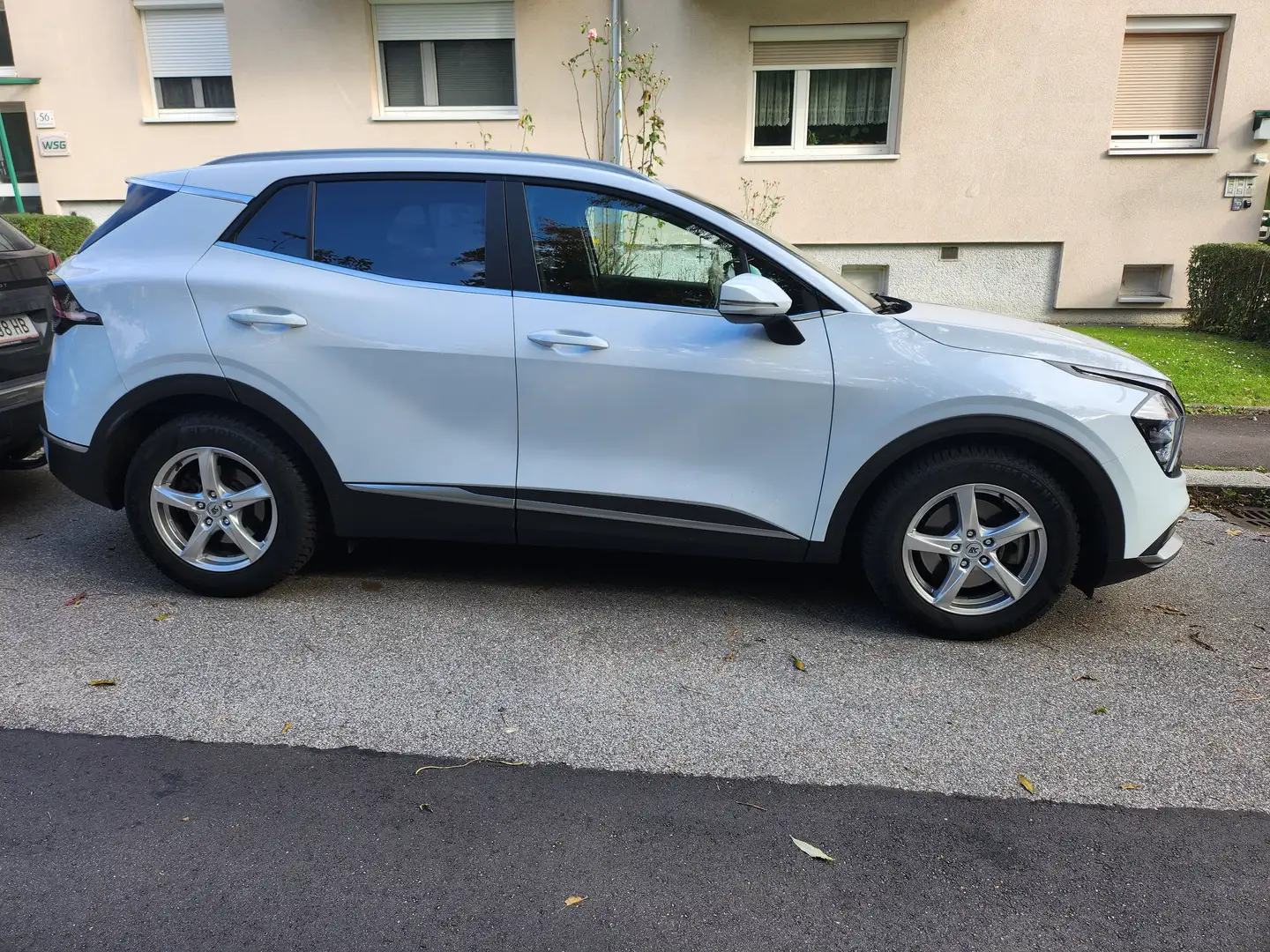 Kia Sportage Sportage 1,6 CRDI Weiß - 2
