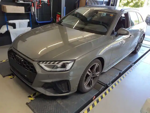 Audi A4 Avant 45 TFSI qu. S line Matrix Pano HUD