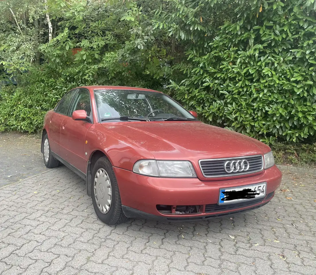 Audi A4 1.6 Klima ZV Tüv 11/27, foto 1