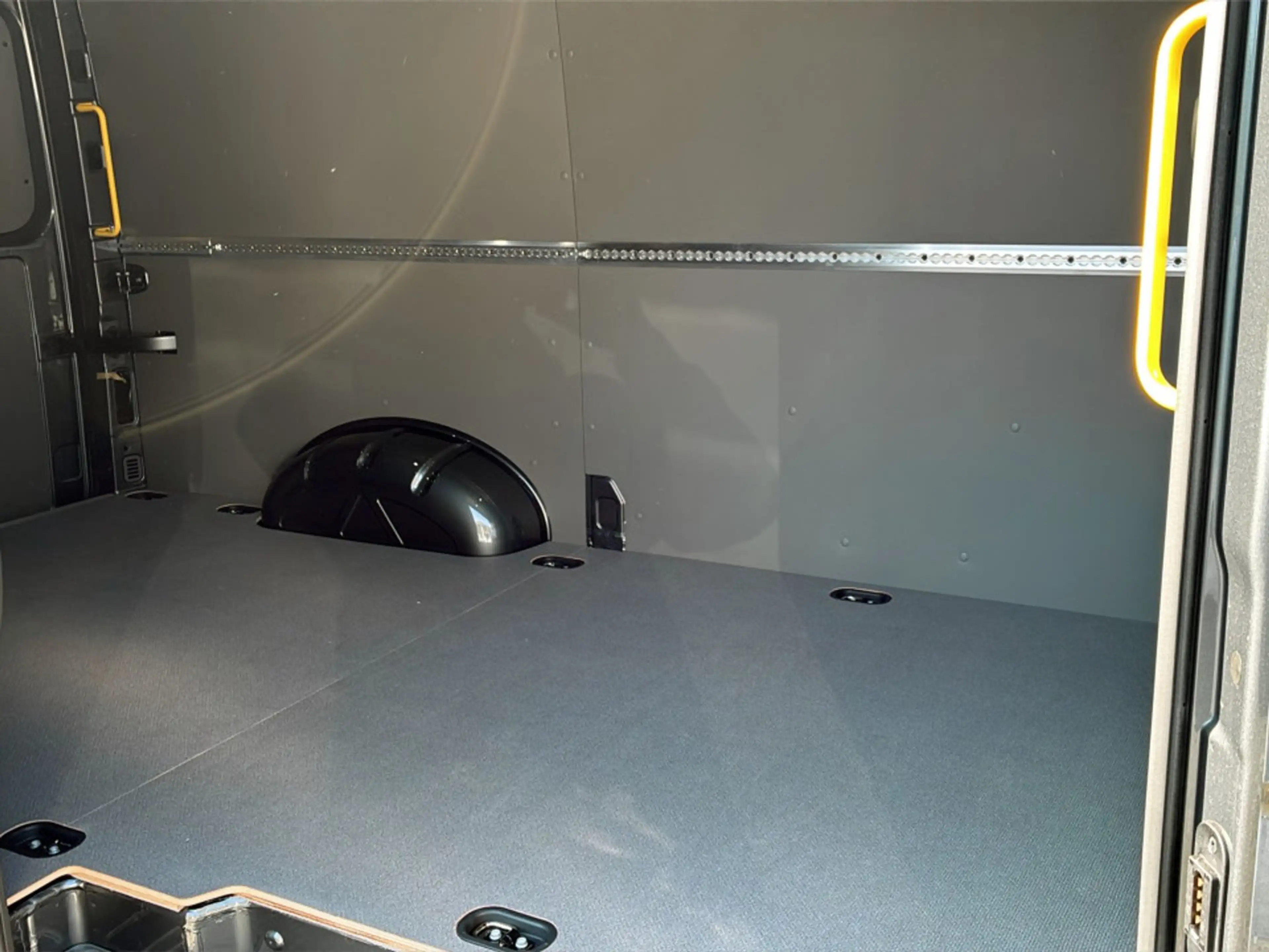 Volkswagen Crafter VW Crafter 35 T6 Kastenwagen L3H3 TDI 4MOTION — photo 8