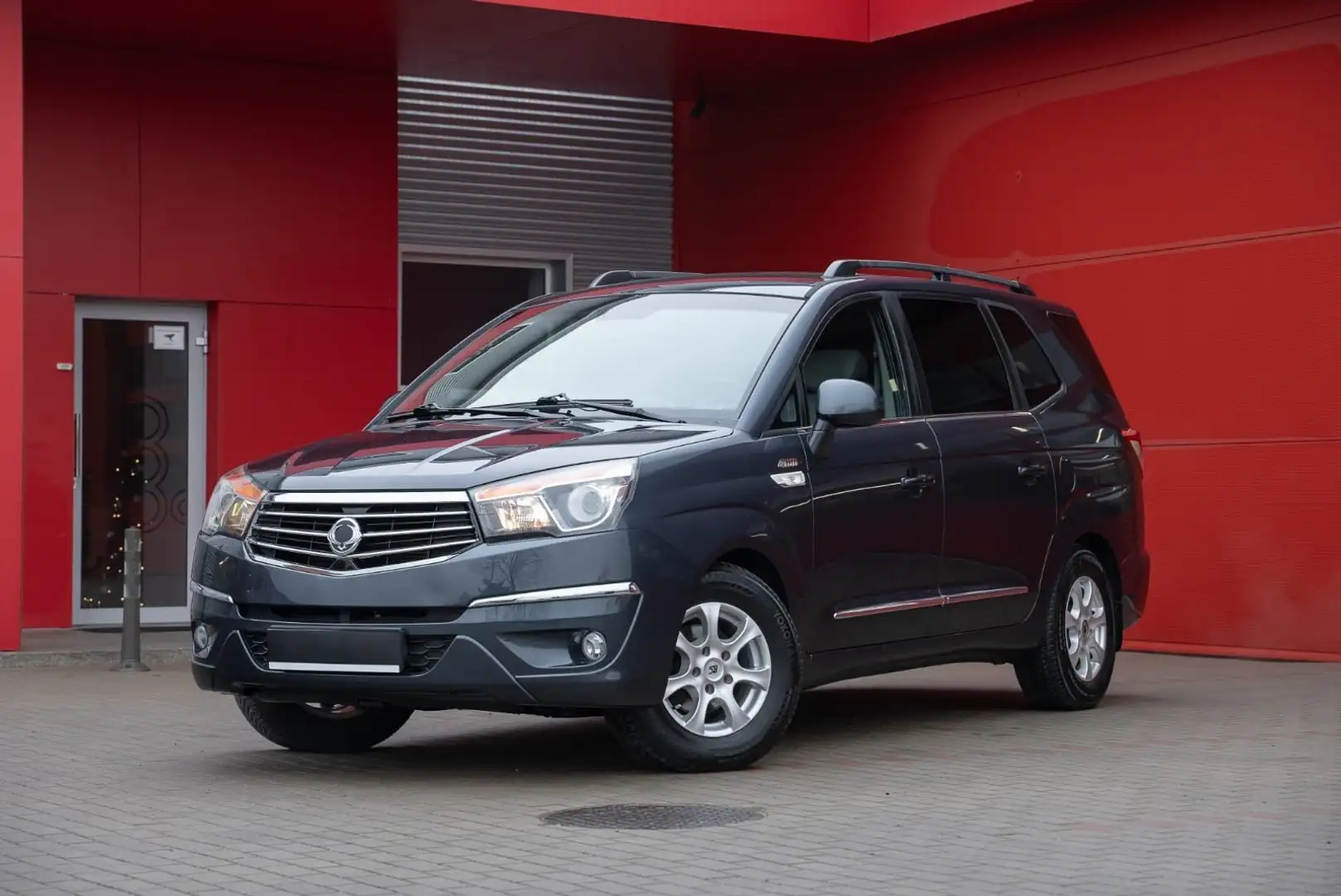 SsangYong Rodius Crystal 4WD/Leder/PDC/Euro6/1-Hand Gris - 1