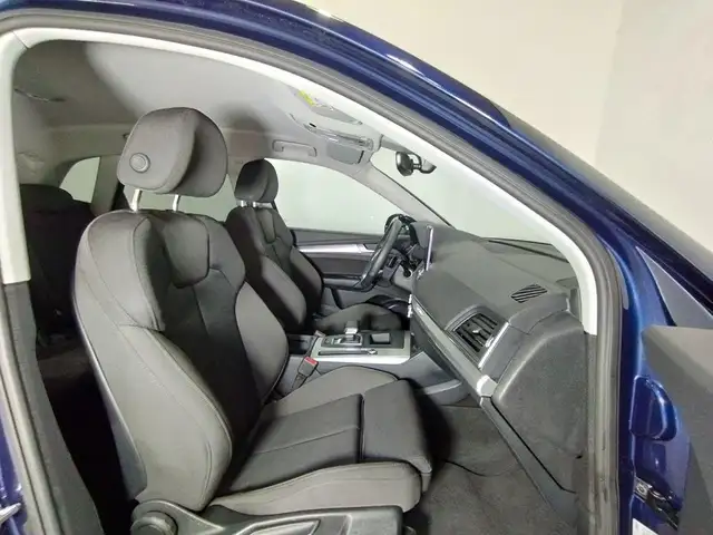 Audi Q5 view 8