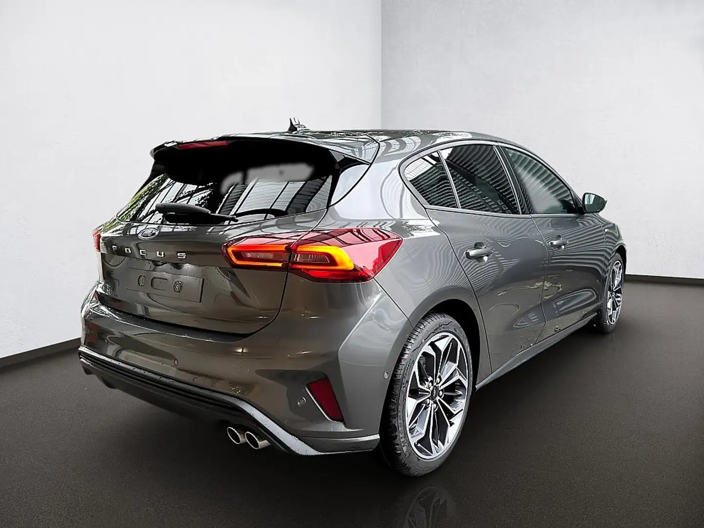 Ford Focus 1,0 EcoBoost Hybrid ST-Line X Aut. Grau - 2