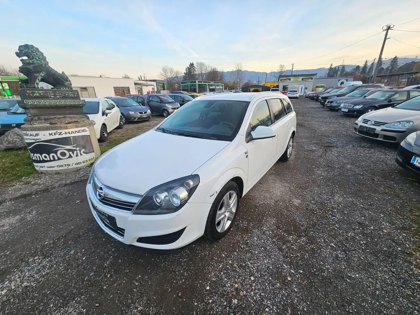 Opel Astra Astra 1,6 Caravan Cool Weiß - 1