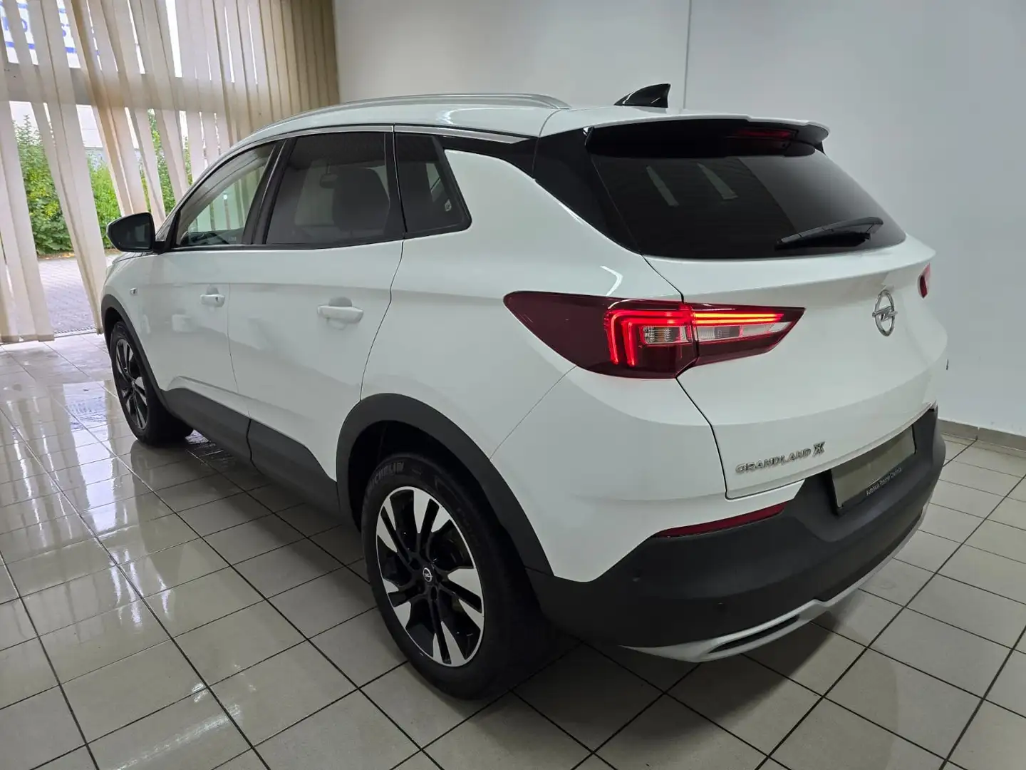 Opel Grandland X Dynamic LED Navi 360° Kamera Sitzheizung AHK Blanc - 2