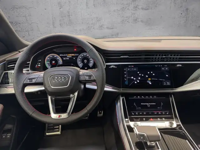 Audi Q8 view 12
