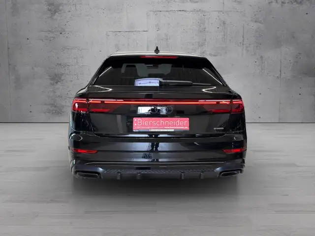 Audi Q8 view 6