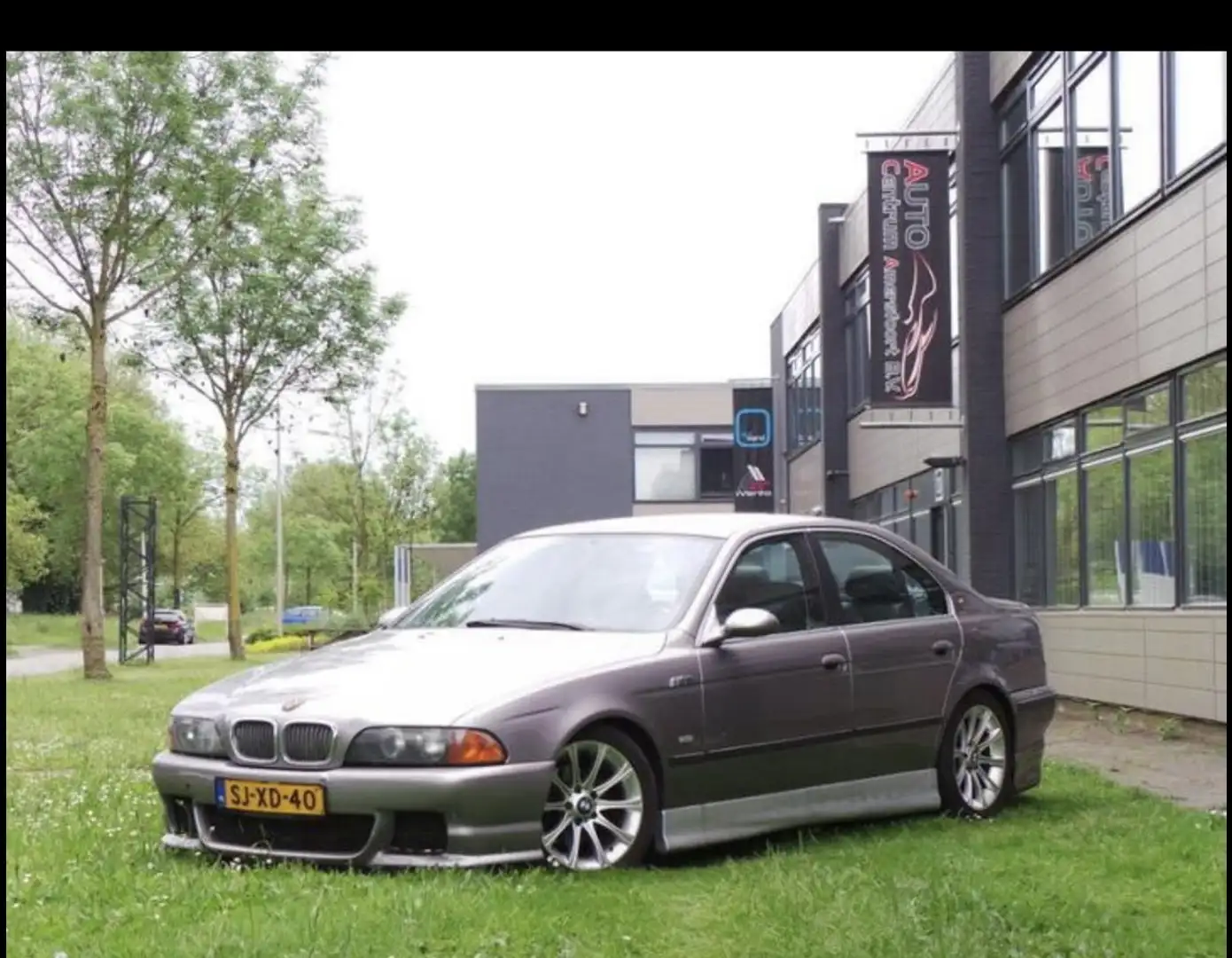 BMW 523 523i - 2