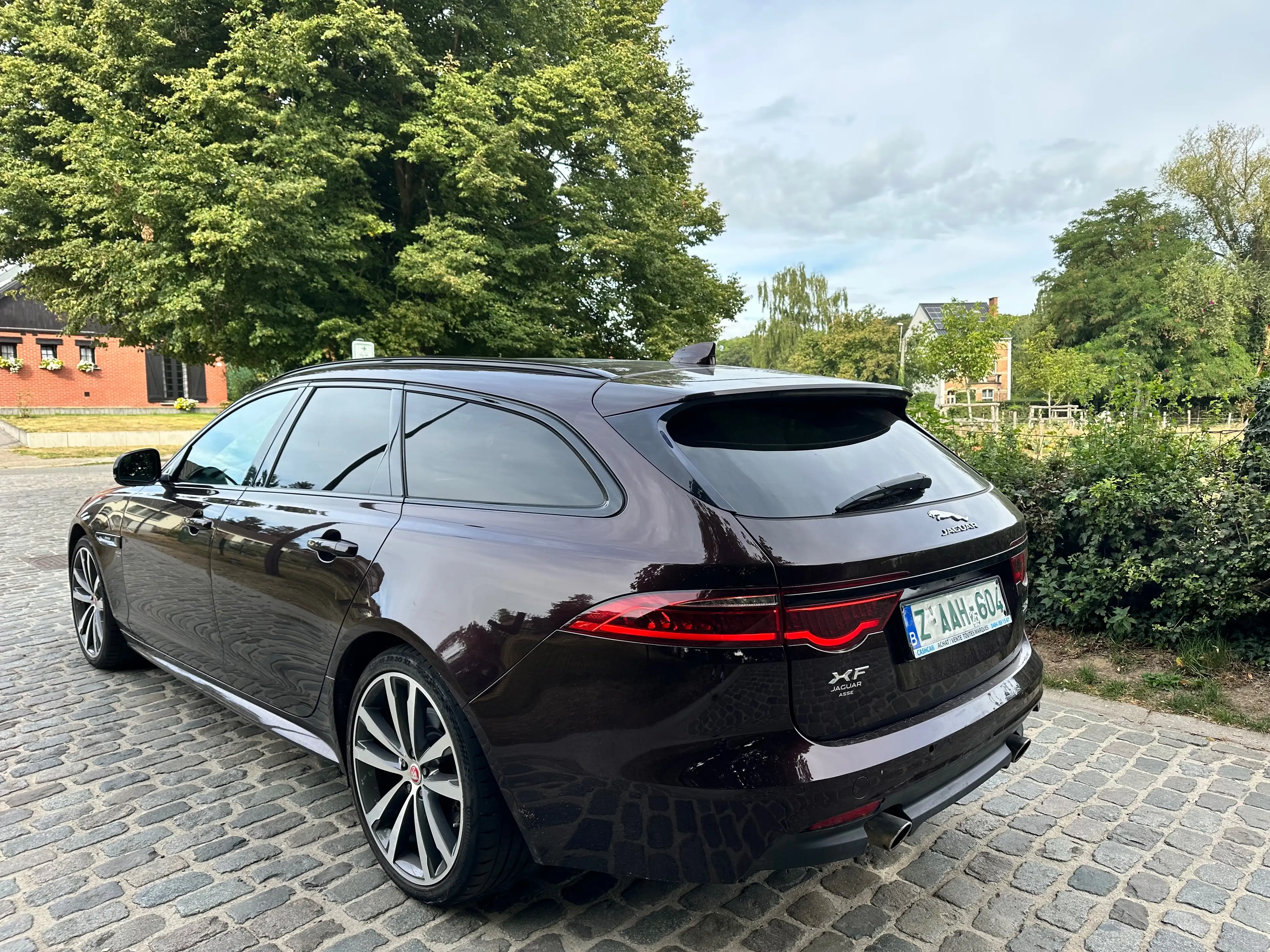 Jaguar XF XF Sportbrake 2.0 D AWD R-Sport (EU6.2) — photo 12