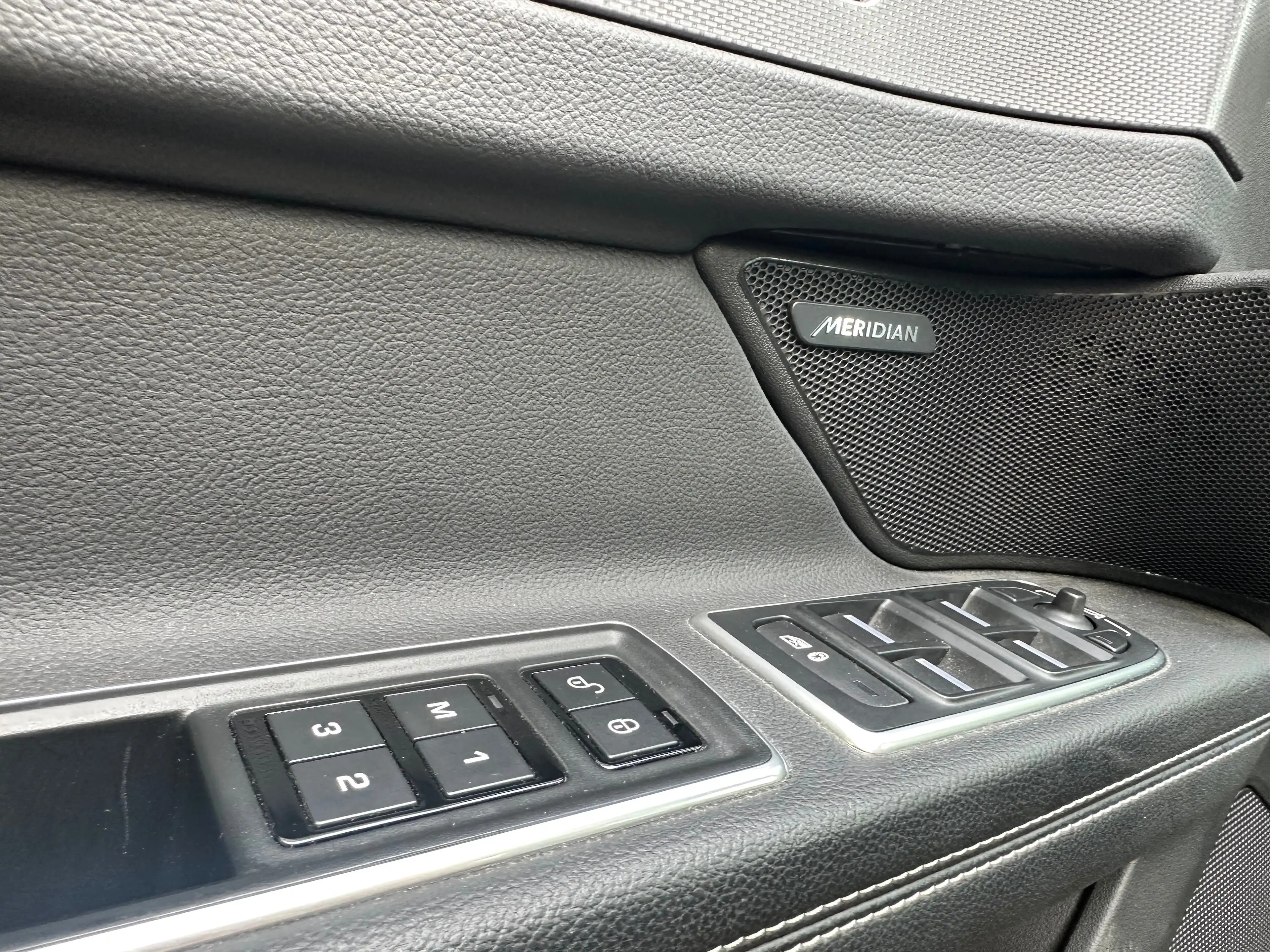 Jaguar XF XF Sportbrake 2.0 D AWD R-Sport (EU6.2) — photo 10