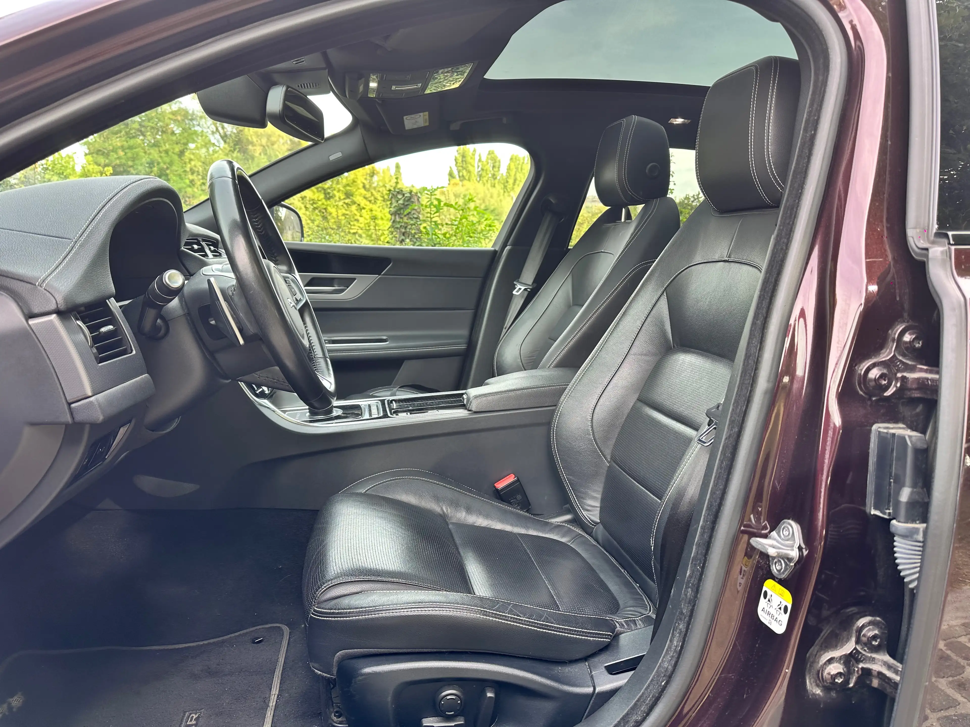 Jaguar XF XF Sportbrake 2.0 D AWD R-Sport (EU6.2) — photo 9