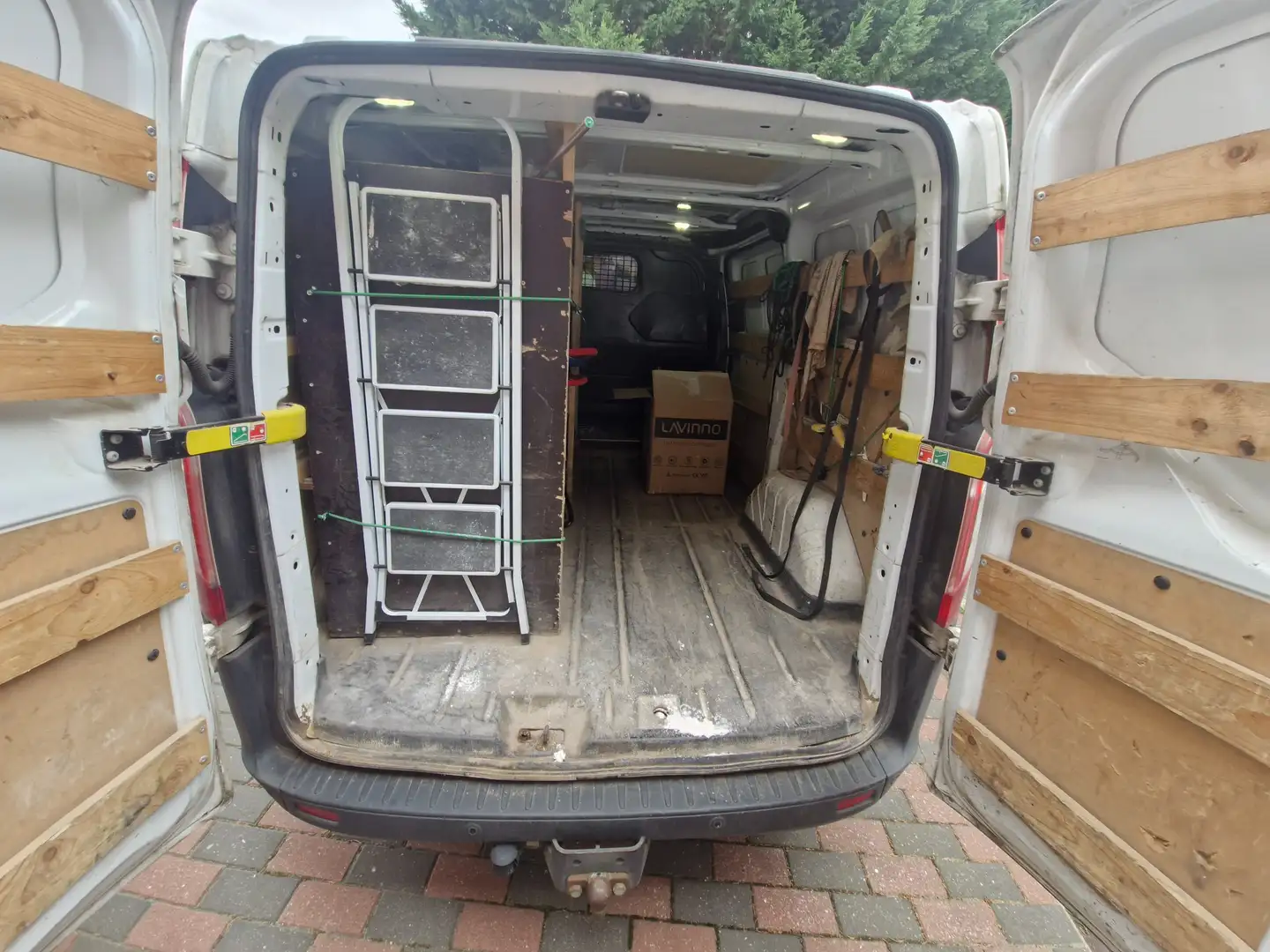 Ford Transit Custom 2.2 TDCi L1H2 Ambiente - 2